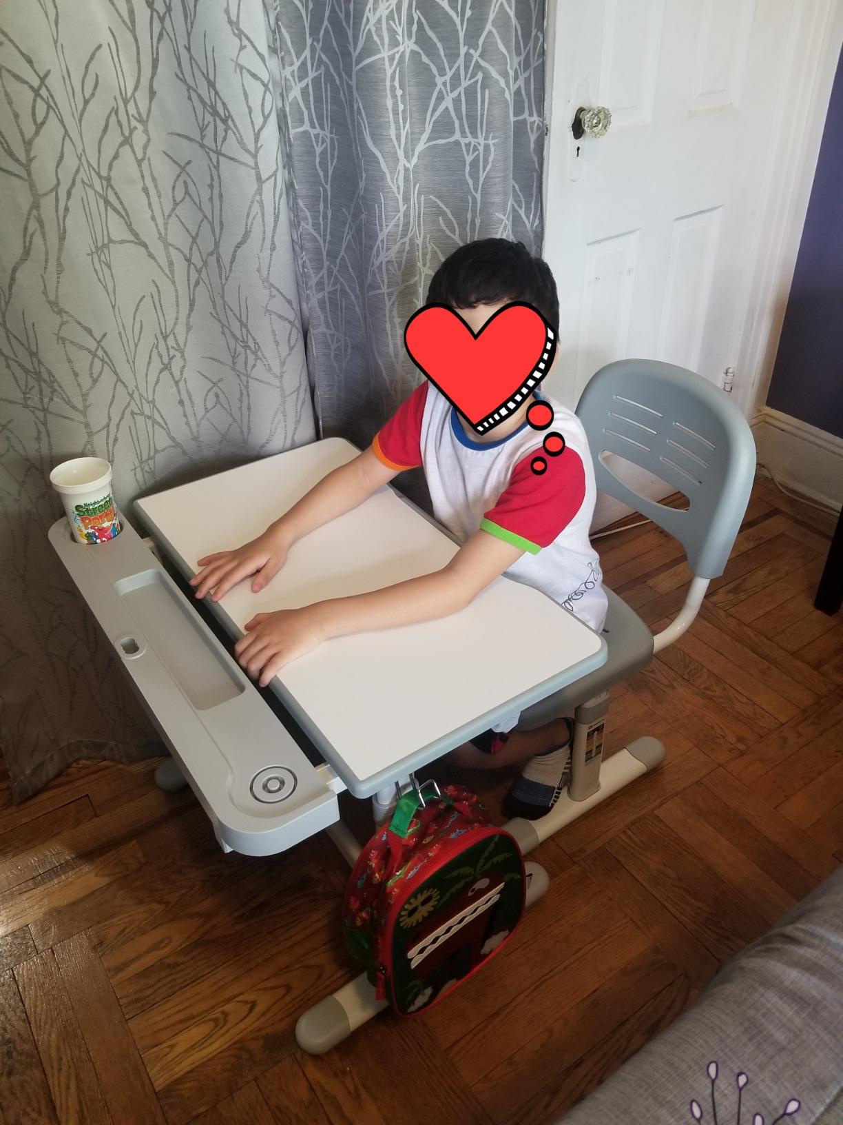 Mount-It! Kids Desk and Chair Set Height Adjustable up to 30