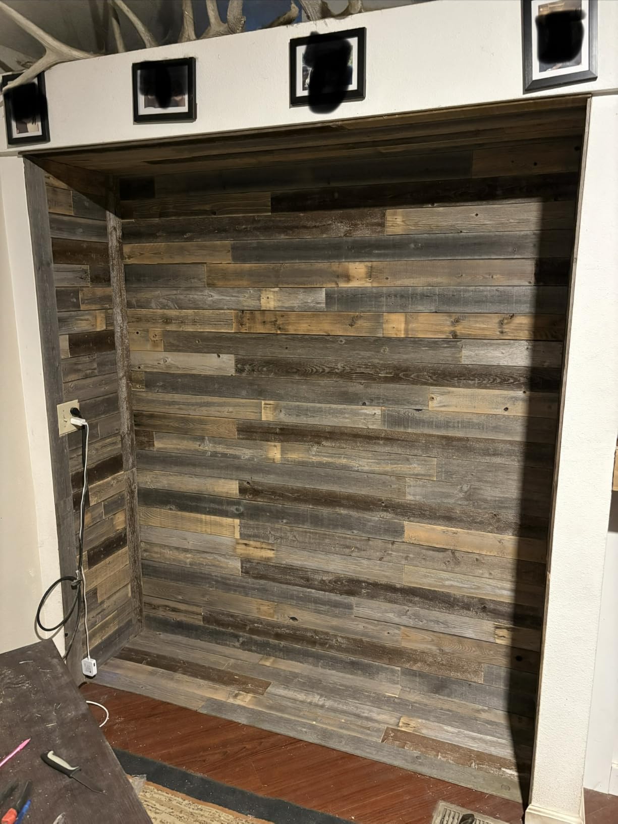 Rockin' Wood Real Wood Nail Up Application Rustic Reclaimed Naturally Weathered Barn Wood Accent Paneling Board Planks for Home Walls (46 Square feet) customer photo 1