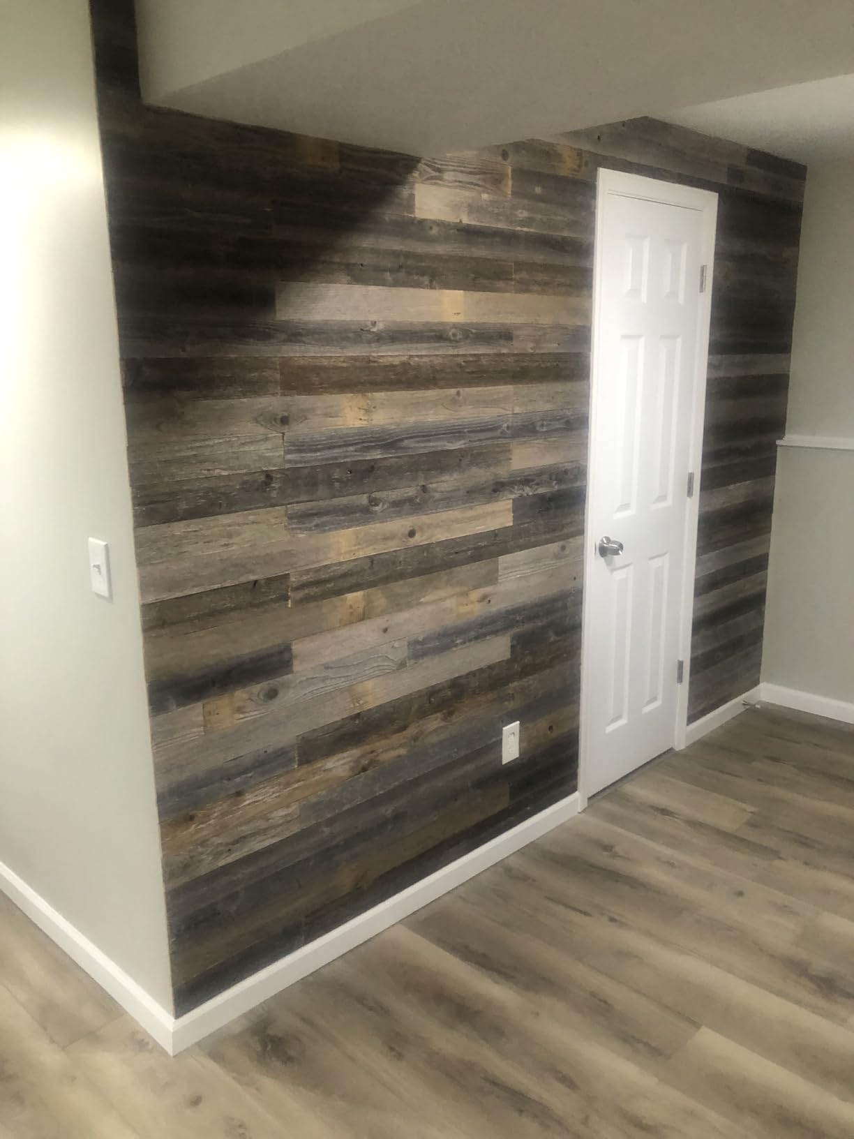 Rockin' Wood Real Wood Nail Up Application Rustic Reclaimed Naturally Weathered Barn Wood Accent Paneling Board Planks for Home Walls (46 Square feet) customer photo 2