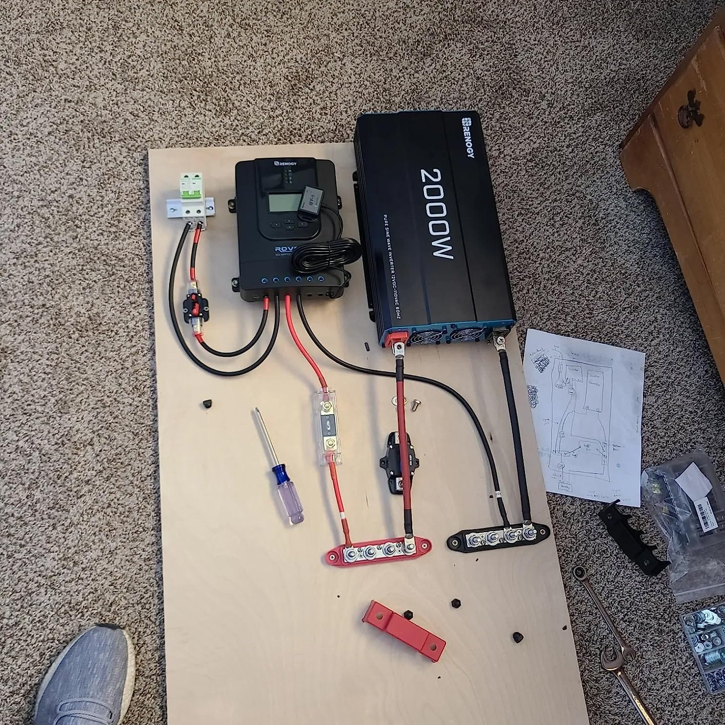 Renogy 400Watt Premium Solar Kit with 40A MPPT Charge Controller | 4x100W monocrystalline panels, 40A MPPT charge controller. Includes Bluetooth module, Z-brackets, cables, adaptor kit customer photo 2