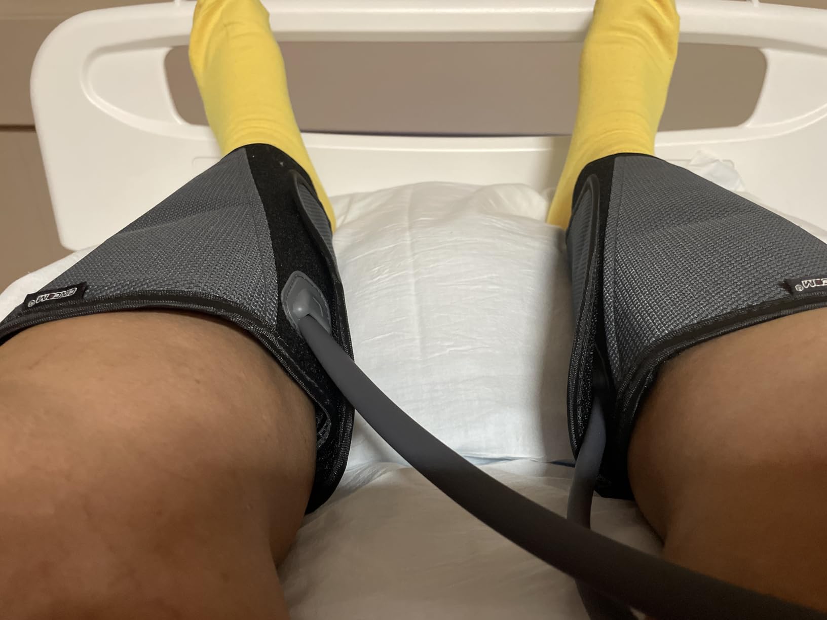 CINCOM Leg Massager for Circulation and Pain Relief FSA - HSA | Air Compression Leg and Calf Massager with 2 Modes 3 Intensities Helpful for Muscles Relaxation Gifts customer photo 1