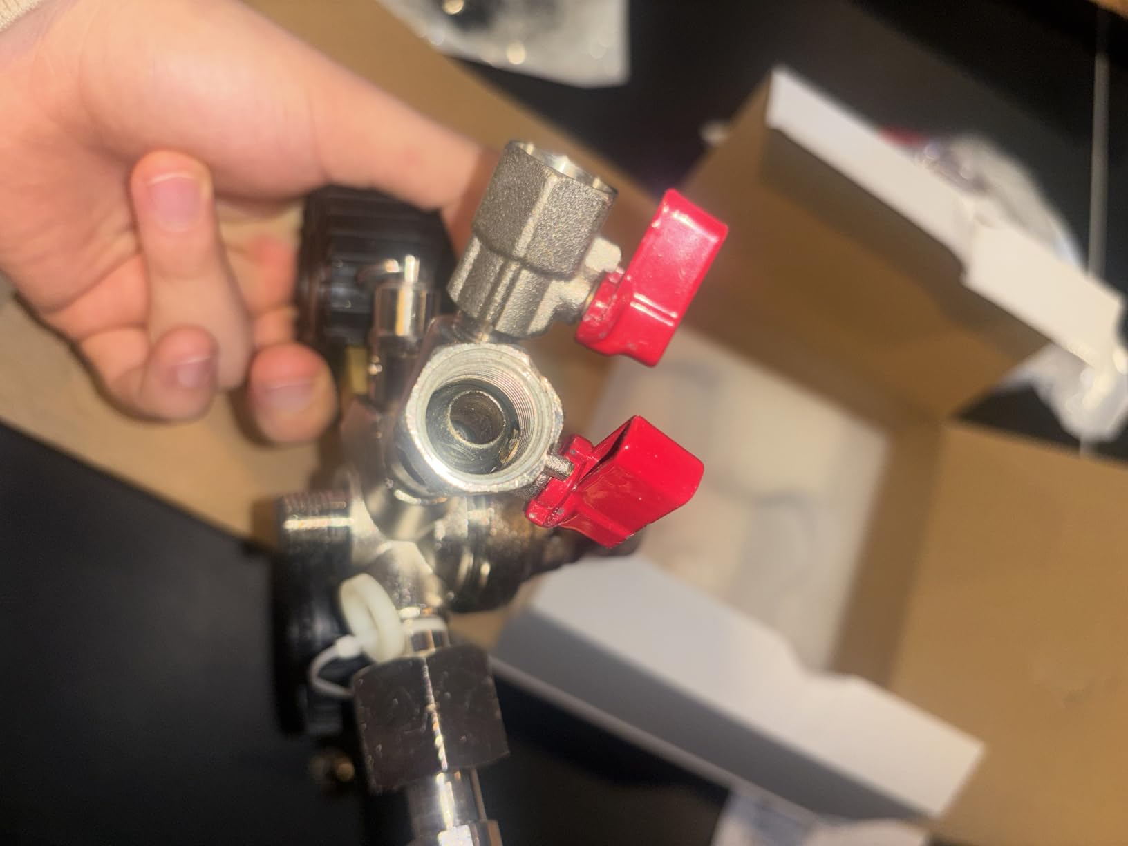 Kegco Premium Commercial Grade Dual Gauge Two Product CO2 Draft Beer Regulator customer photo 2