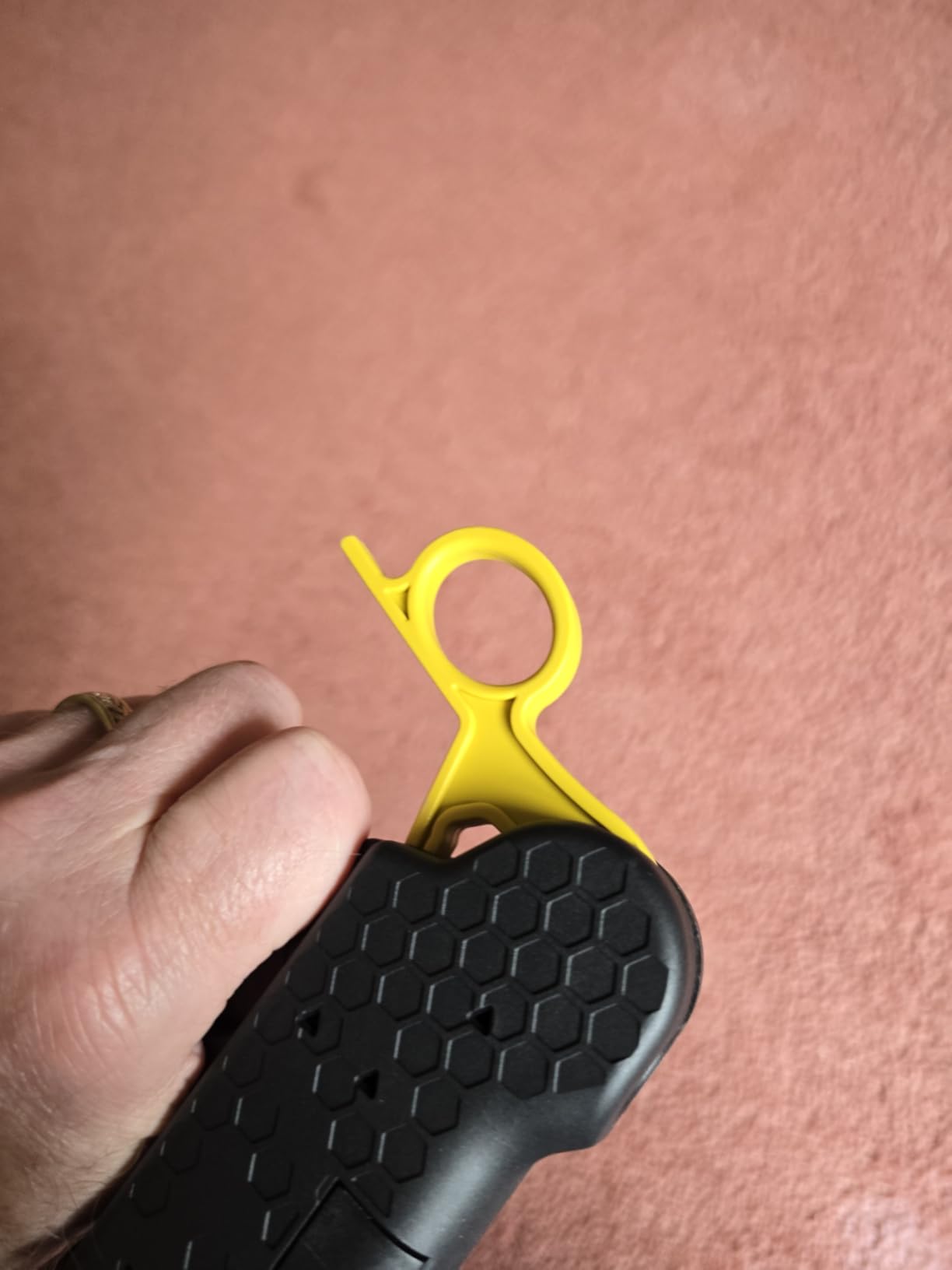 SPEED BEEZ Magazine Loader Compatible with 9mm Glock Mags | 17, 18, 19, 19X, 26, 34, 45, 47 customer photo 2