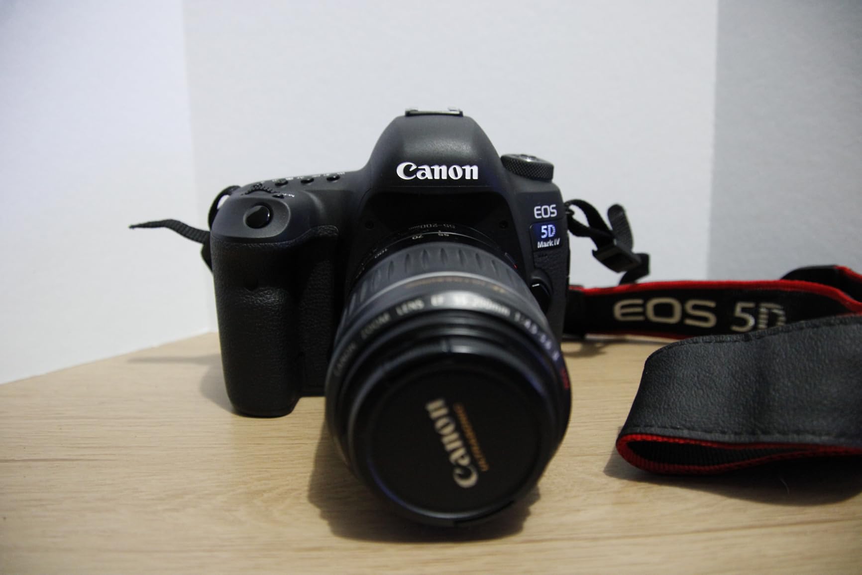 Canon EOS 5D Mark IV Full Frame Digital SLR Camera Body (Renewed) customer photo 1