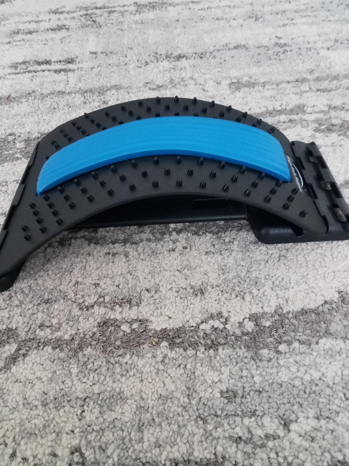 Back Stretching Device, Back Massager for Bed & Chair & Car, Multi-Level Lumbar Support Stretcher Spinal, Lower and Upper Muscle Pain Relief (Black/Blue) customer photo 1