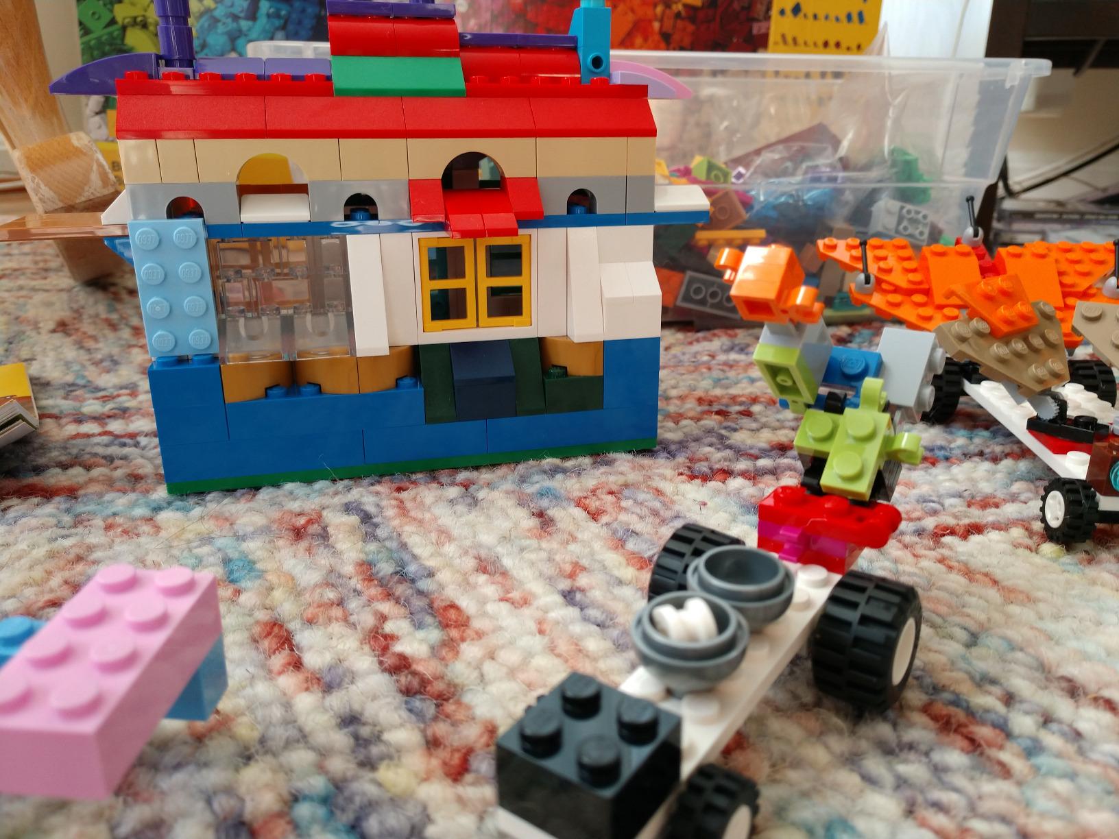 LEGO Classic Bricks Bricks Bricks 10717 - 1500 Piece Set customer photo 1