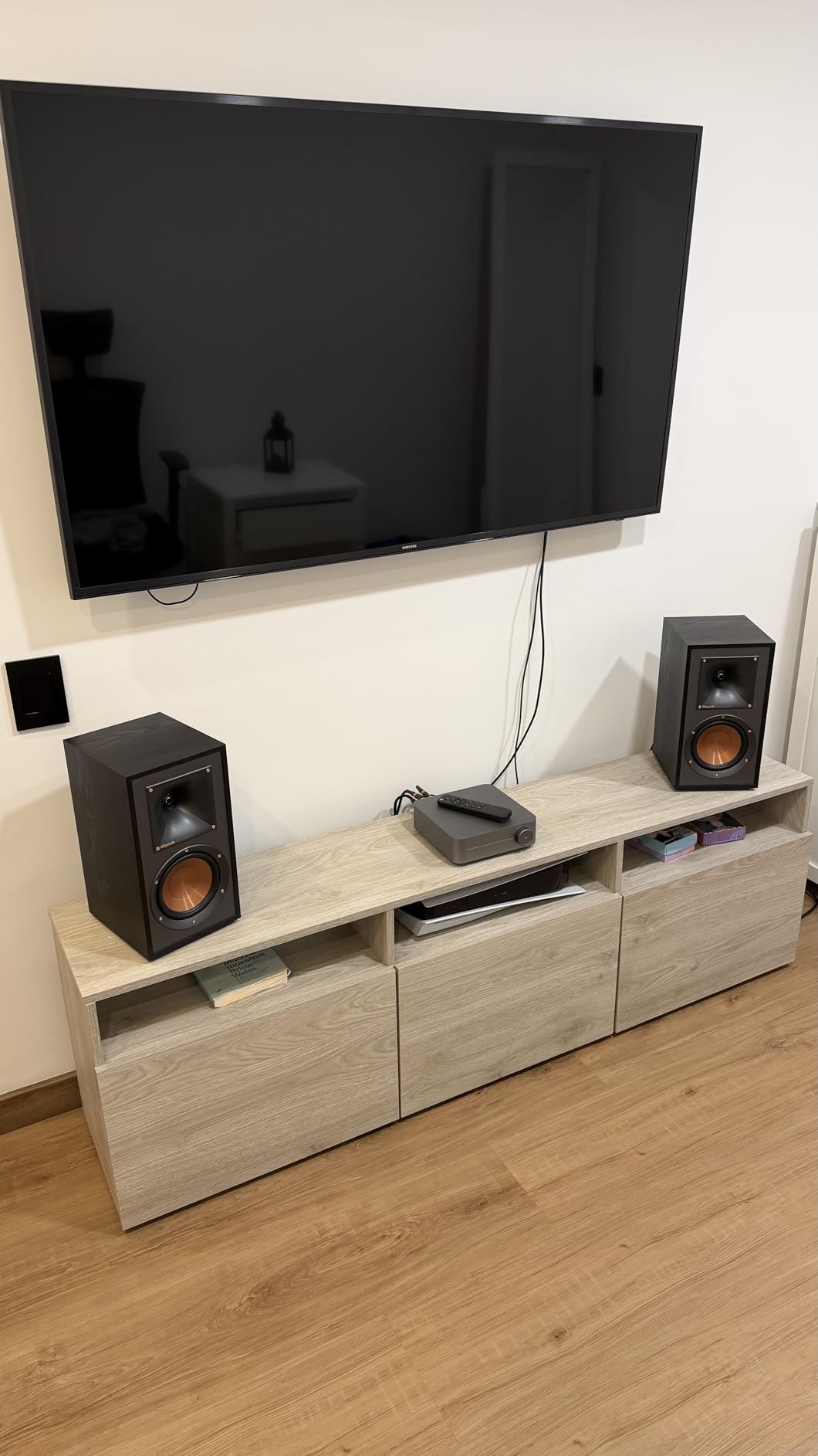 Klipsch R-51M Bookshelf Speaker (Pair, Black) customer photo 2
