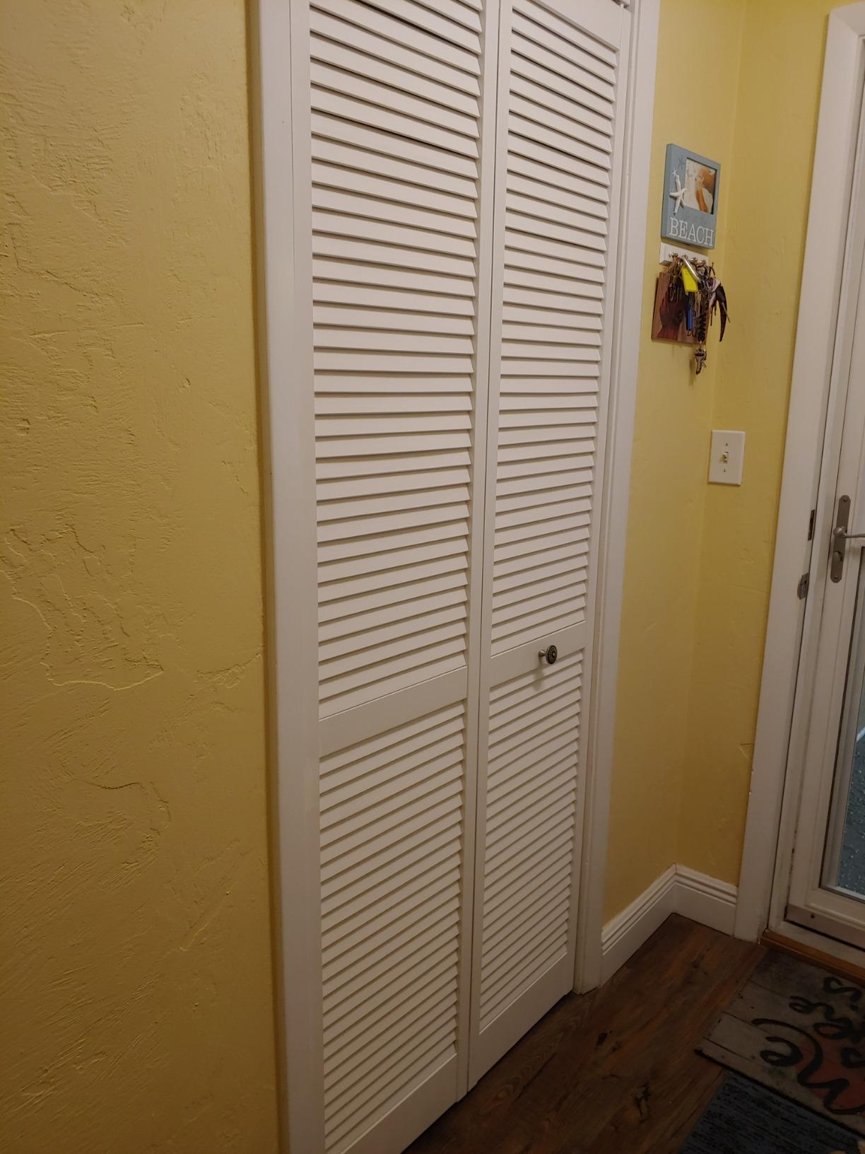Closet Door, Bi-fold, Traditional Louver-Louver White (80x32) customer photo 1