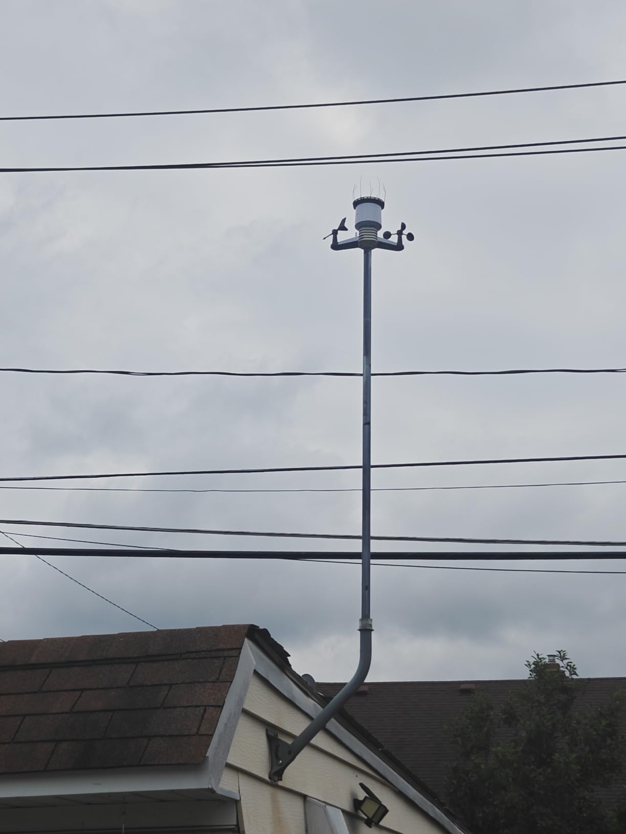 Ambient Weather WS-2000 Smart Weather Station with Wi-Fi Remote Monitoring and Alerts customer photo 1