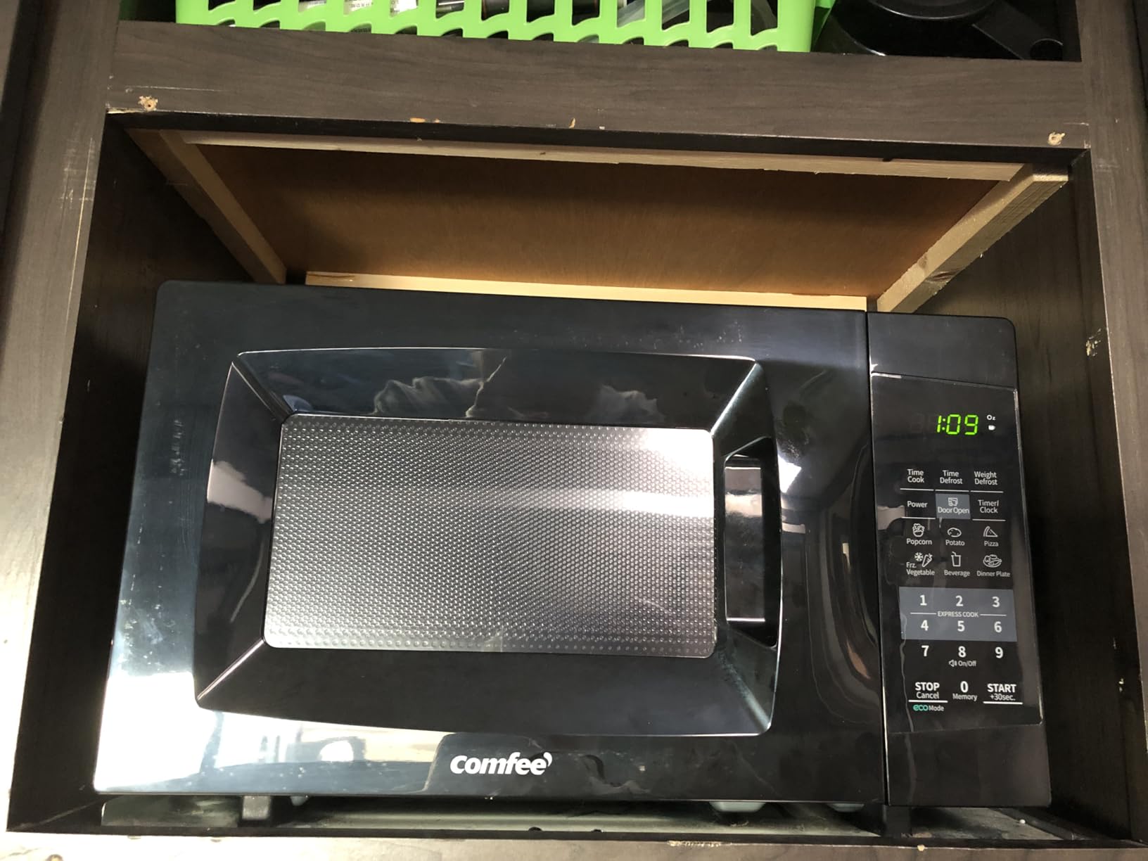 COMFEE' Countertop Microwave Oven, 0.7 Cu.Ft, 700W, Black, ECO Mode | Sound On/Off, One-Touch Buttons, Child Safety Lock, for Dorm, Apartment, Office customer photo 1