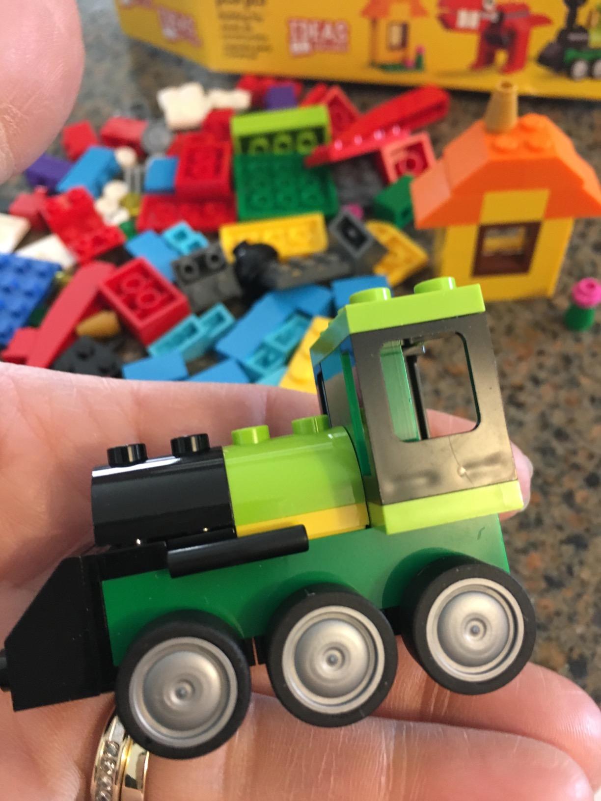 LEGO Classic Bricks and Ideas 11001 Building Kit (123 Pieces) customer photo 1