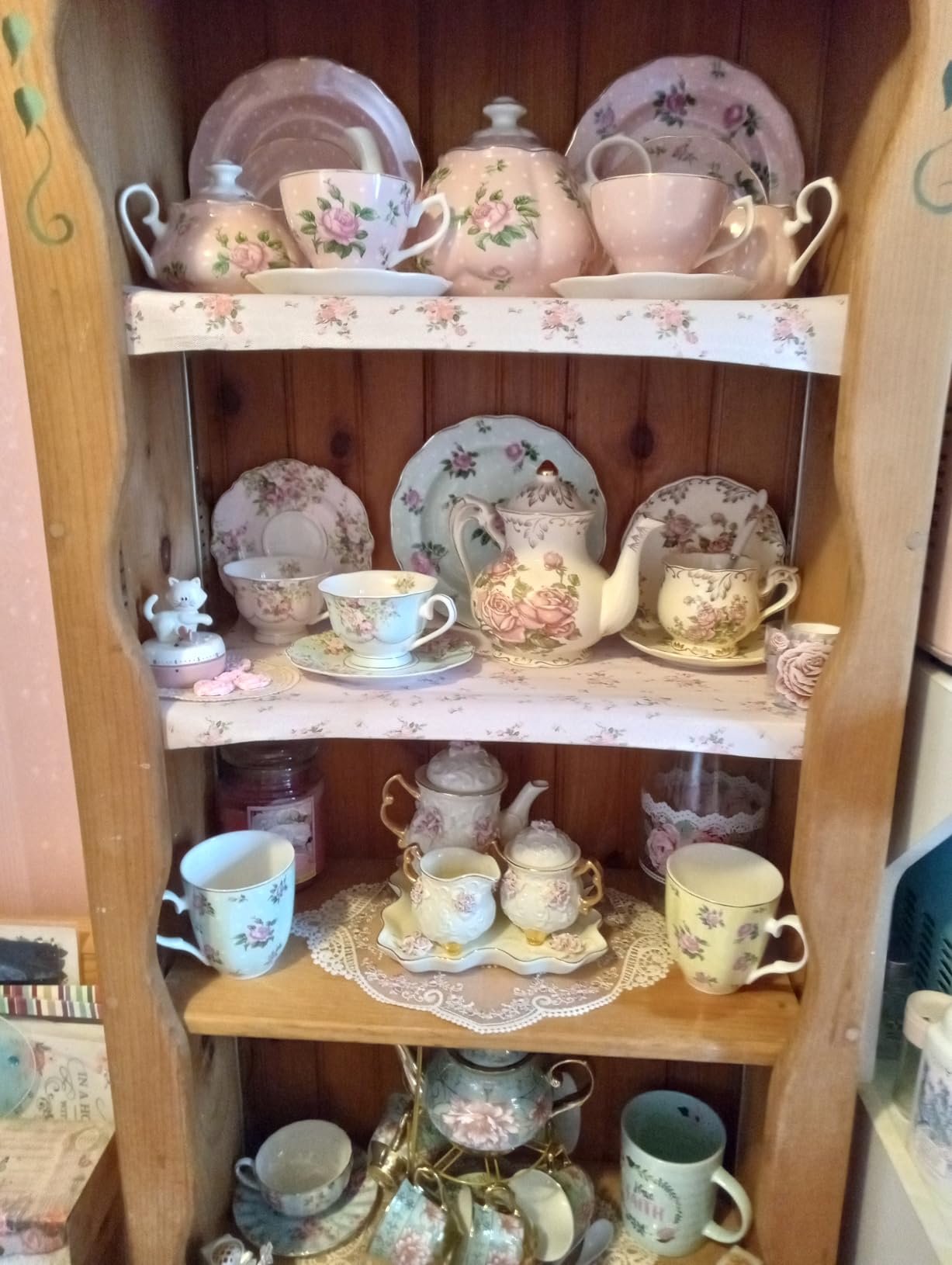 BTaT- Floral Tea Sets for Adults, 13 pcs, Service for 4, Pot (38 oz) & Cups (8 oz) with Saucers, Pastel Blue Floral Design, Porcelain Tea Set for Adult, Dishwasher Safe customer photo 1
