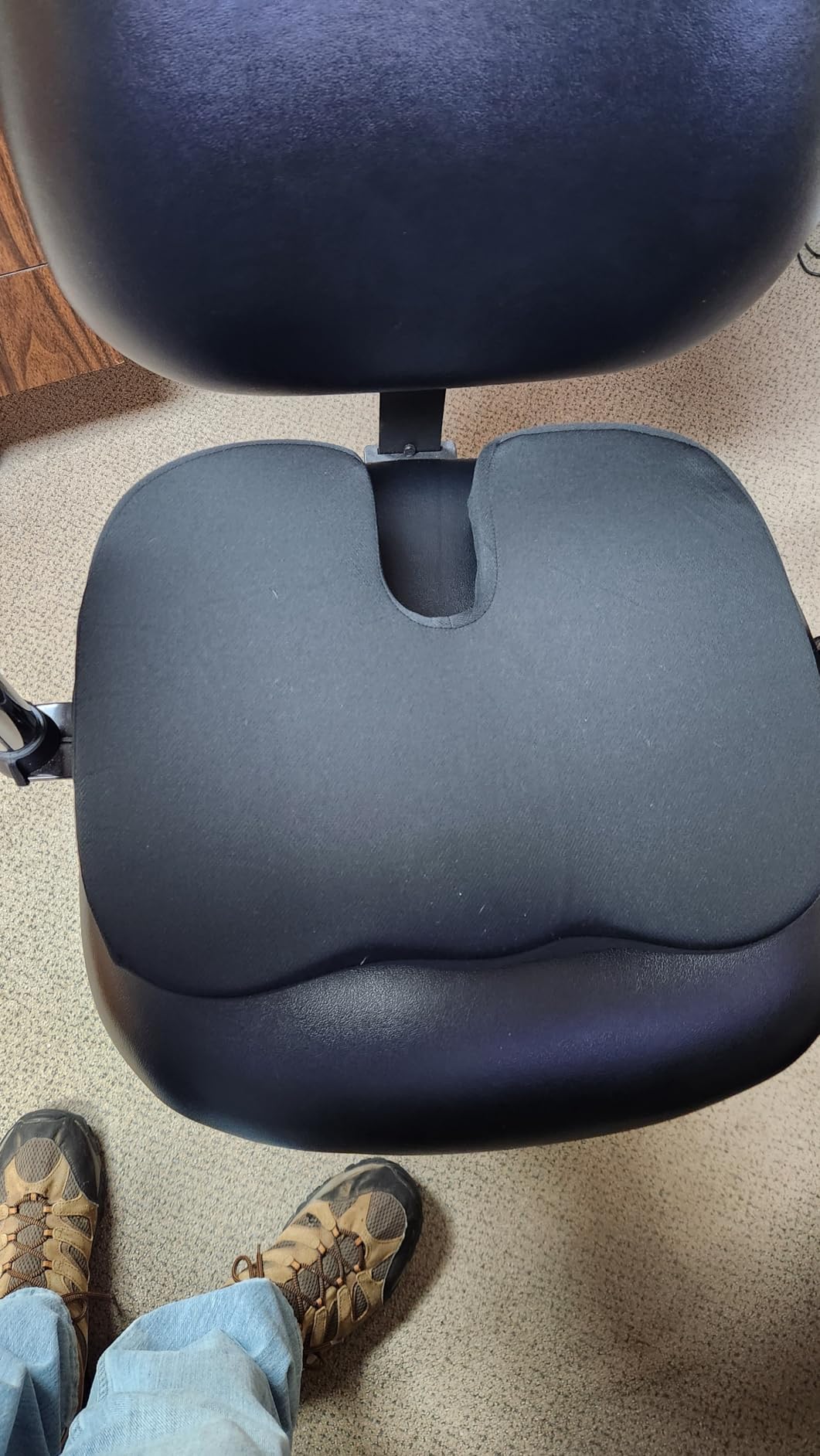 5 STARS UNITED Seat Cushion - Memory Foam Chair Cushion for Tailbone Pain Relief - Ergonomic Support for Coccyx, Sciatica & Butt - Office, Desk & Gaming Chair, Car Seat, Wheelchair, Airplane, Black customer photo 2