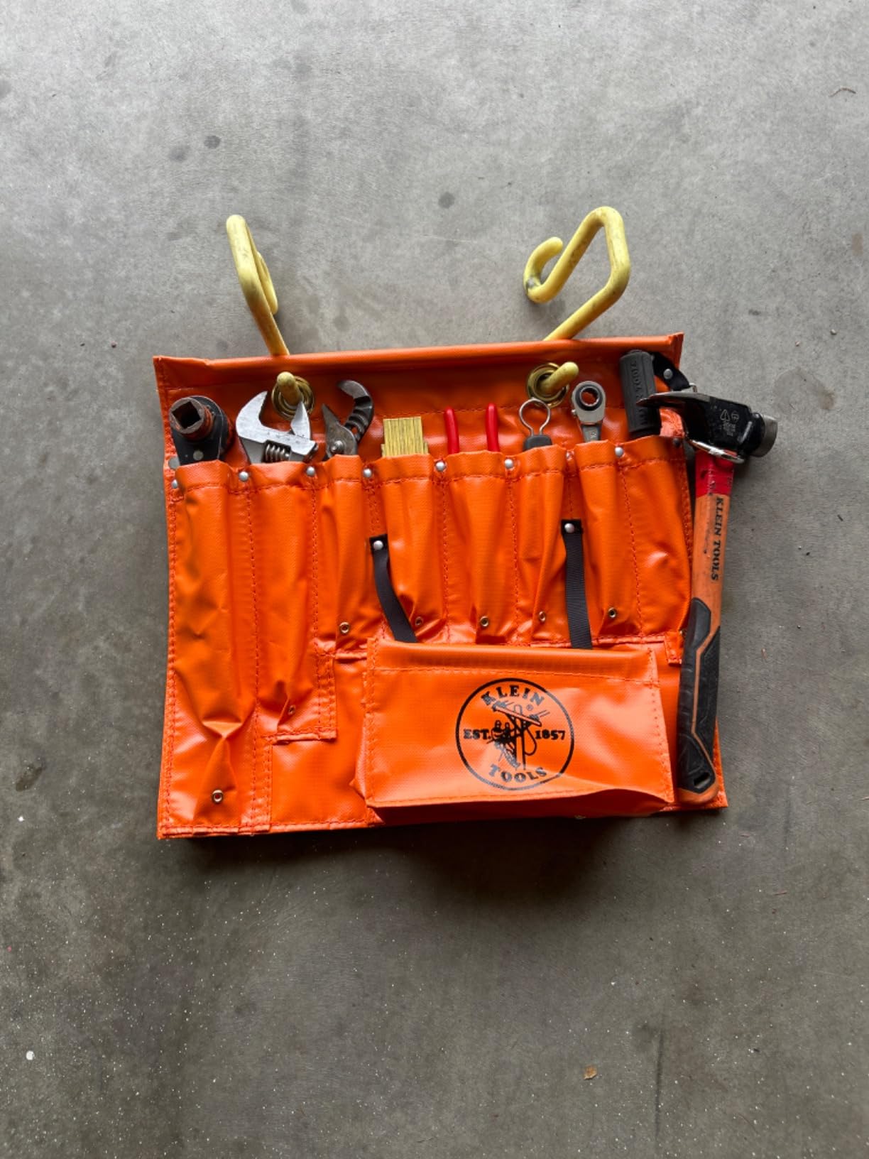 KLEIN TOOLS 51828 Tool Apron, Made in USA, 18-Inch Aerial Apron with 8 Pockets and Tool Pouches, Loops and Hooks in Hi-Viz Orange customer photo 1