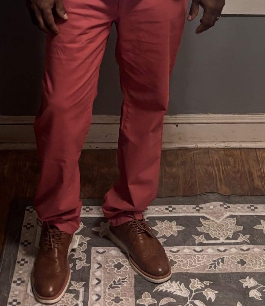 Amazon Essentials Men's Athletic-Fit Chino Pants customer photo 1