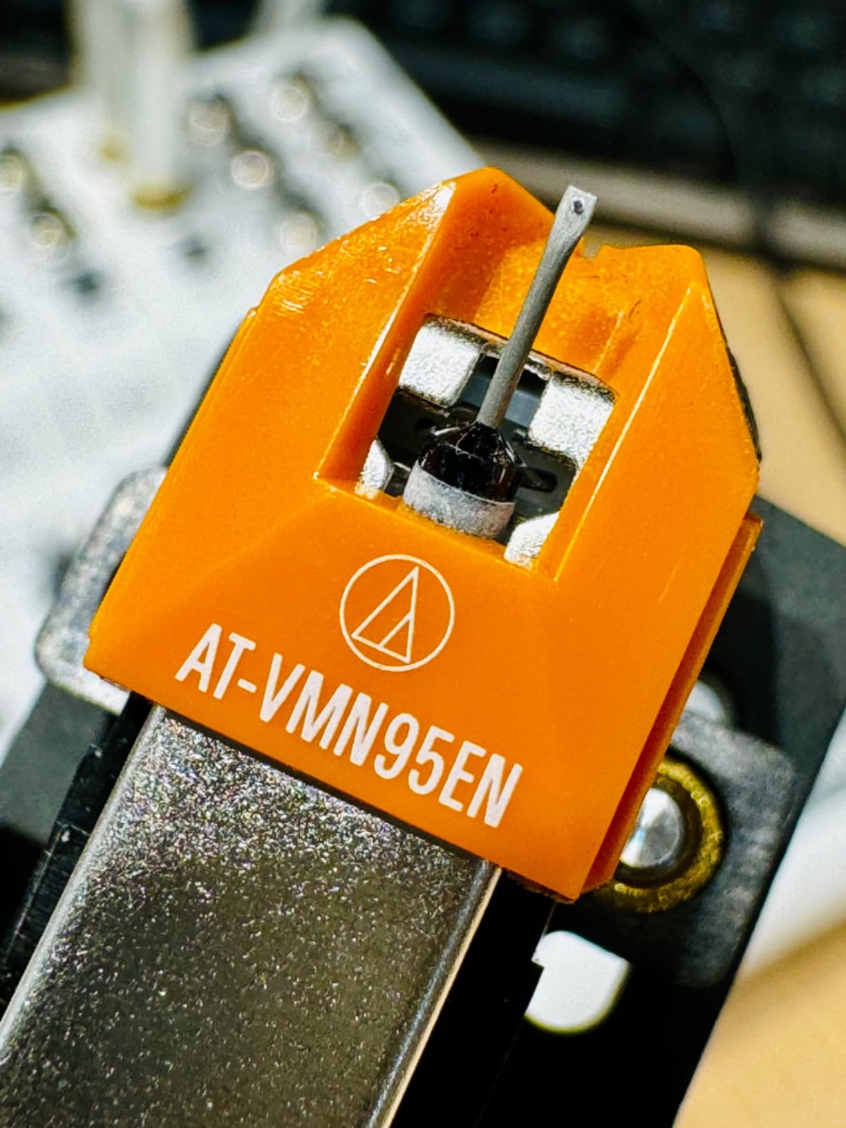 AT-VM95EN Dual Moving Magnet Turntable Cartridge Orange customer photo 1