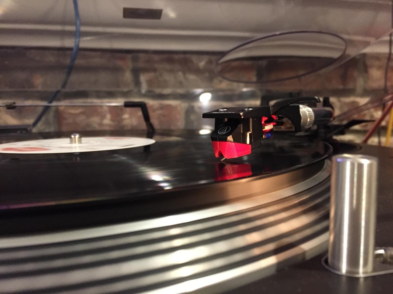 AT-VM95ML Dual Moving Magnet Turntable Cartridge Red customer photo 2