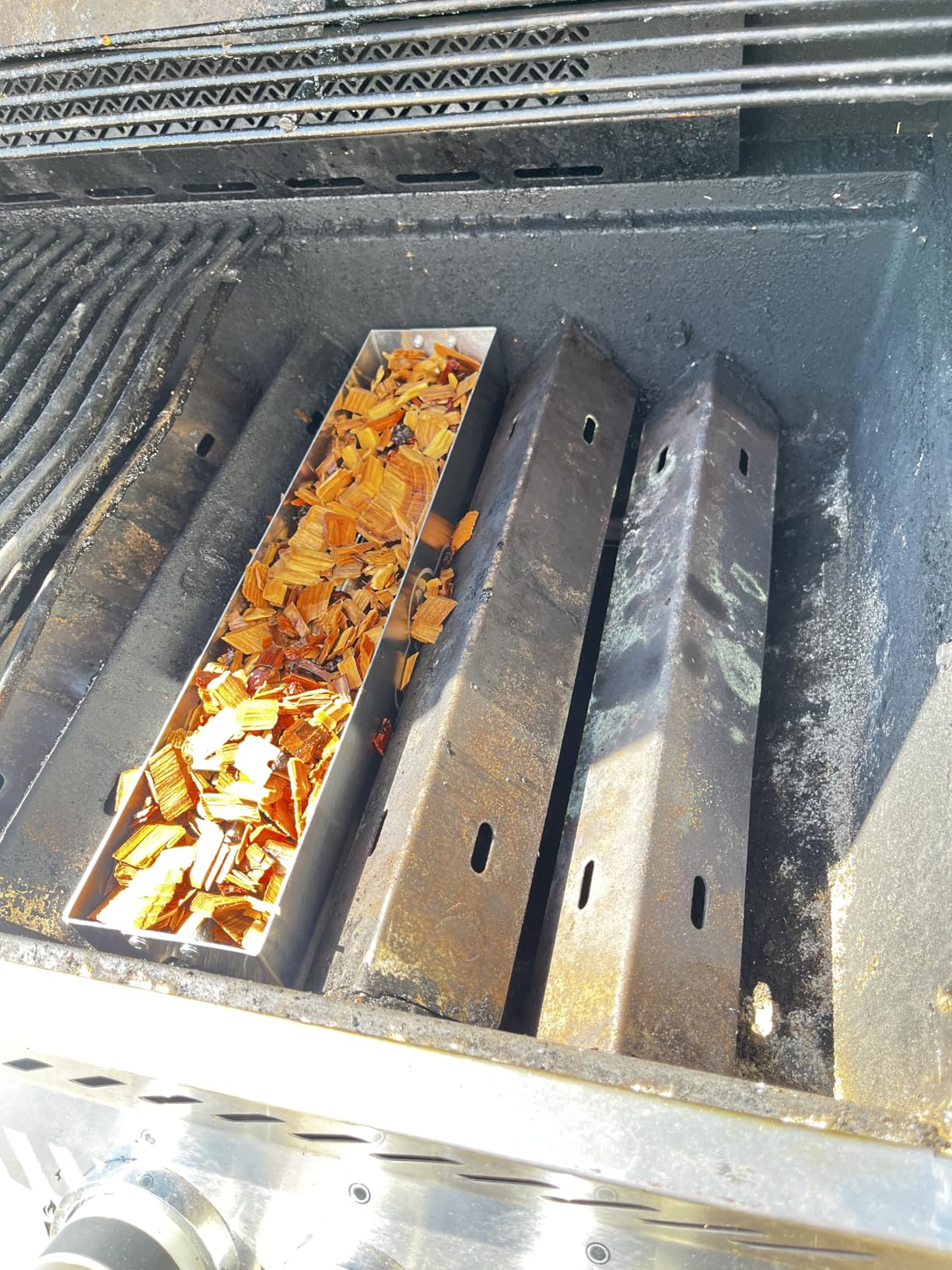 Napoleon Stainless Steel Smoker Box 67013 - Add Smoky Flavor to BBQ, Easily Turn Gas Grill Into Smoker, Add Wood Chips or Chunks customer photo 1