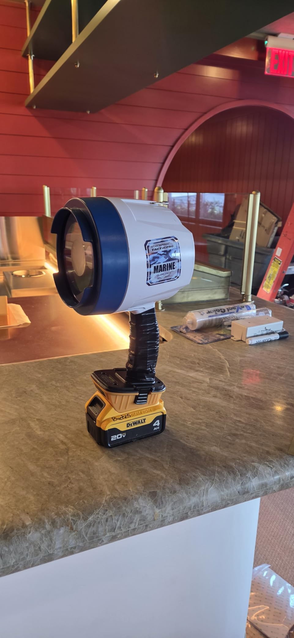 Marine Spotlight for Boats 12 Volt DC Corded Handheld Glare-Free Halogen Spotlight 1400 Lumens 1837ft Beam Distance 9924-H202-01 customer photo 1
