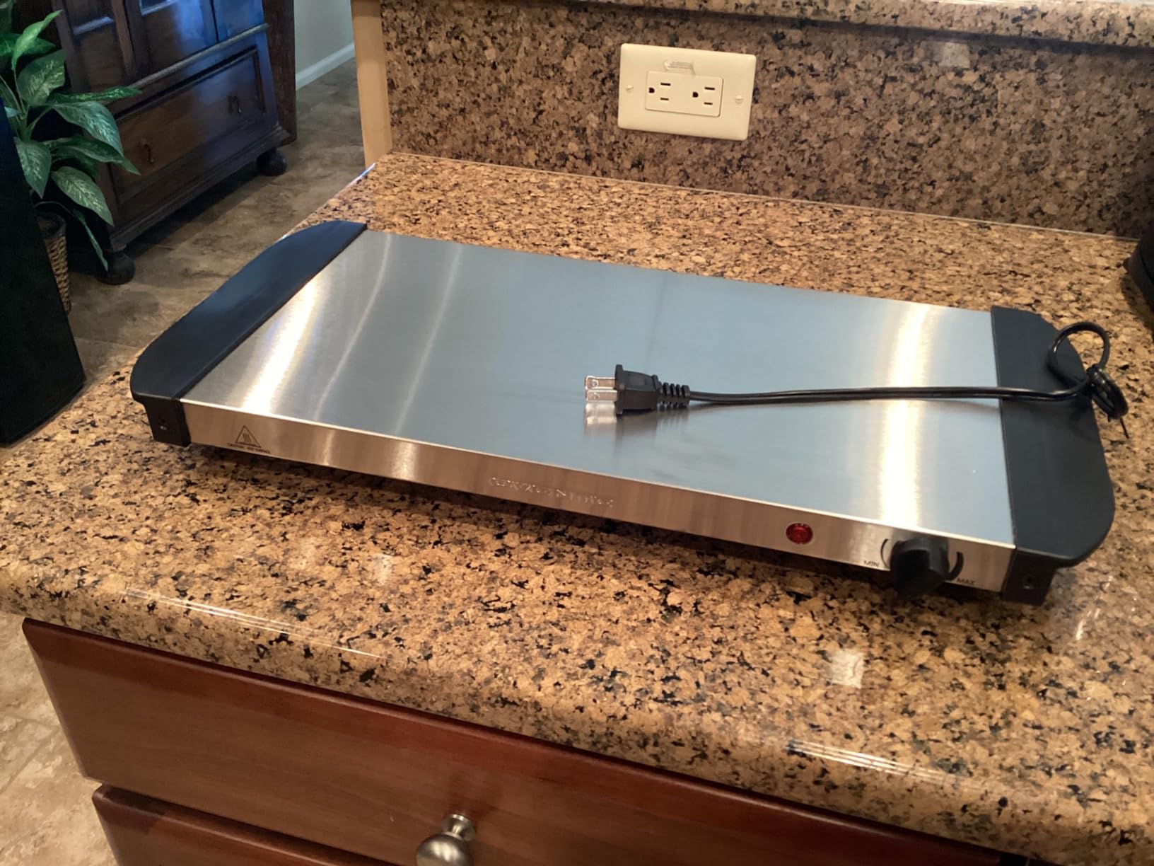 OVENTE Electric Warming Tray, Adjustable from 90F to 284F, Silver FW170S, Compact Food Warmer and Server for Buffets, Perfect for Parties, Events, and Dinners, with Cool-Touch Handles, Stainless Steel customer photo 1