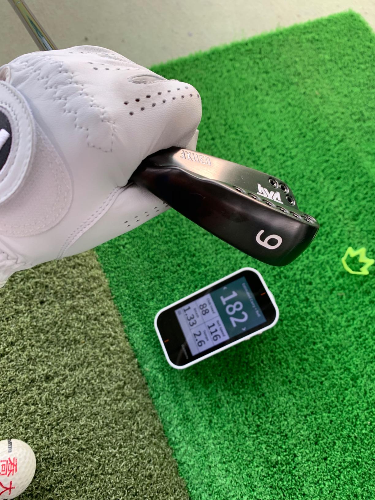 Garmin Approach G80, All-in-One Premium GPS Golf Handheld with Integrated Launch Monitor, 3.5