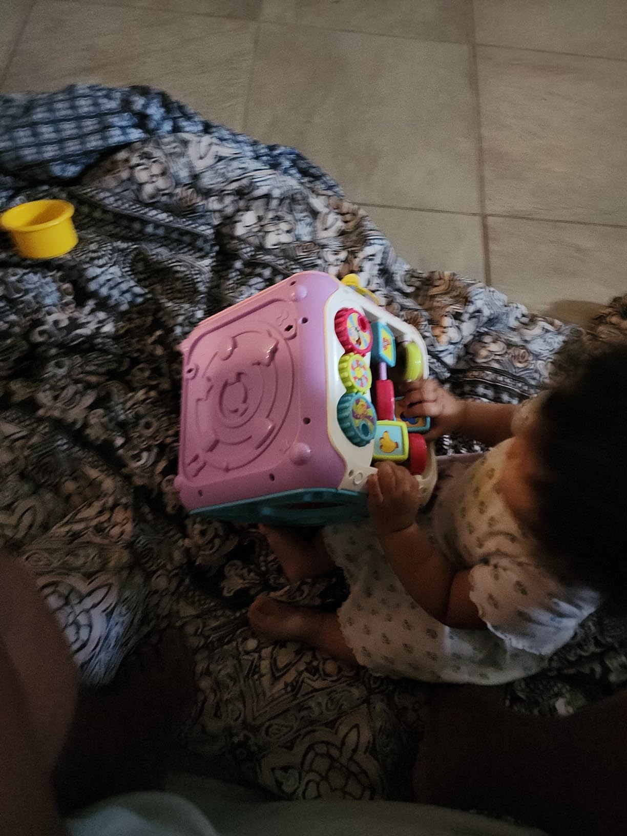 VTech Sort and Discover Activity Cube (Frustration Free Packaging), Pink customer photo 2
