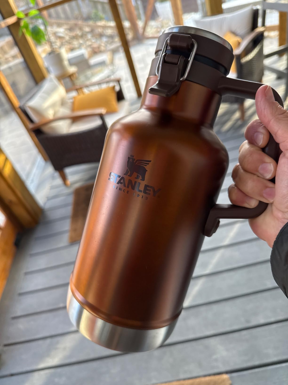 Stanley Classic Easy-Pour Growler 64 oz | Keeps Beer Cold or Coffee Hot | Leakproof Steel Lined Lid and Easy to Carry Handle | Insulated Stainless Steel | BPA-Free | Green customer photo 1