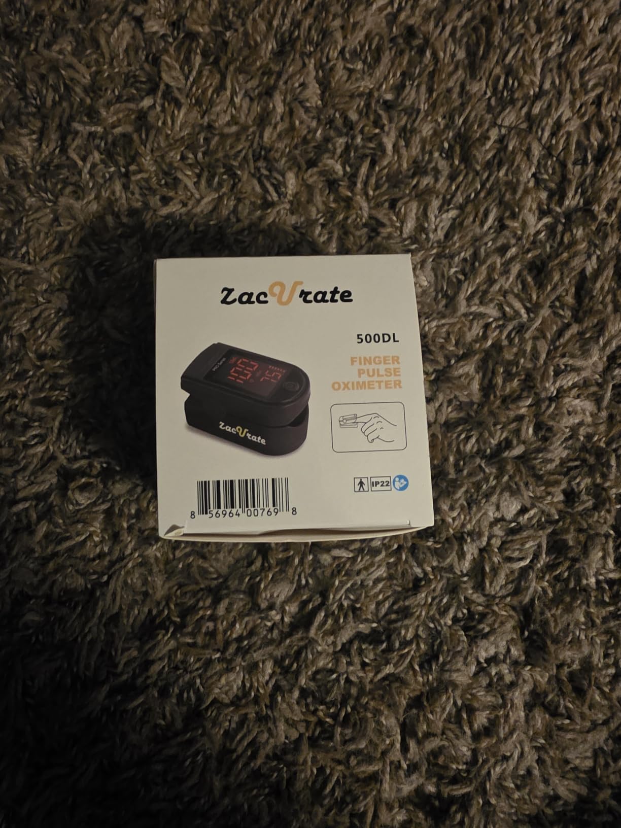 Zacurate 500 Series Fingertip Pulse Oximeter Blood Oxygen Saturation Monitor with Silicon Cover, Batteries and Lanyard, Royal Black customer photo 1