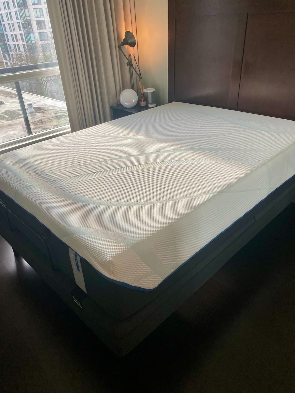 Tempur-Pedic -LuxeAdapt Soft Mattress, Queen, 13 inch Memory Foam customer photo 1