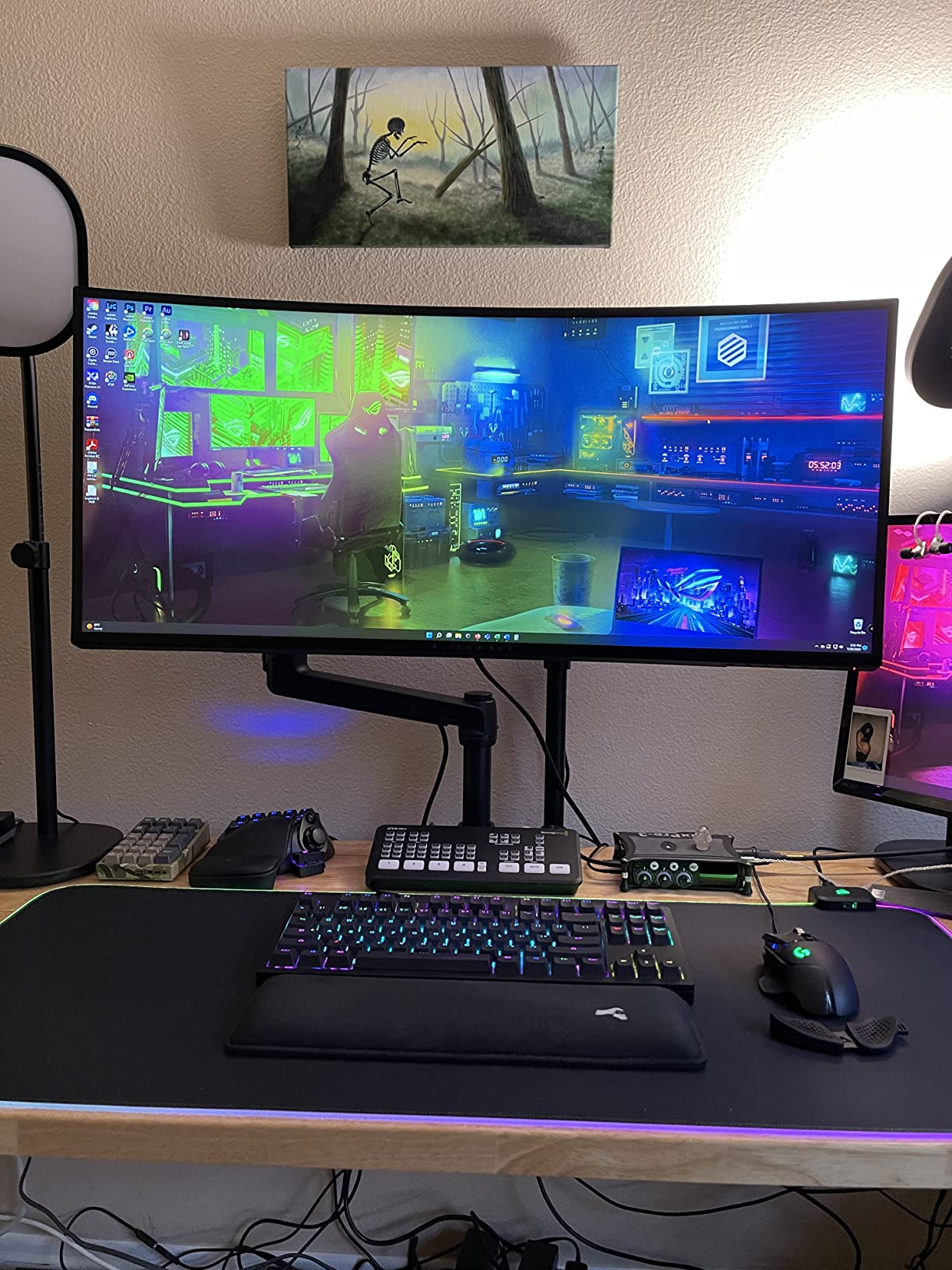 Ergotron LX Monitor Arm, Single Monitor Desk Mount - fits Flat Curved Ultrawide Computer Monitors up to 34 Inches, 7 to 25 lbs, VESA 75x75mm or 100x100mm - Matte Black customer photo 1