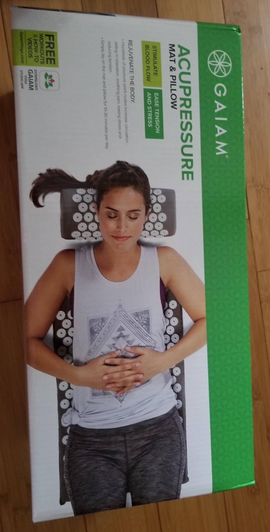 Gaiam Acupressure Mat & Pillow Set, Neck, Shoulder & Back | Acupuncture-Style Stimulation | Multi-Point Pressure customer photo 2
