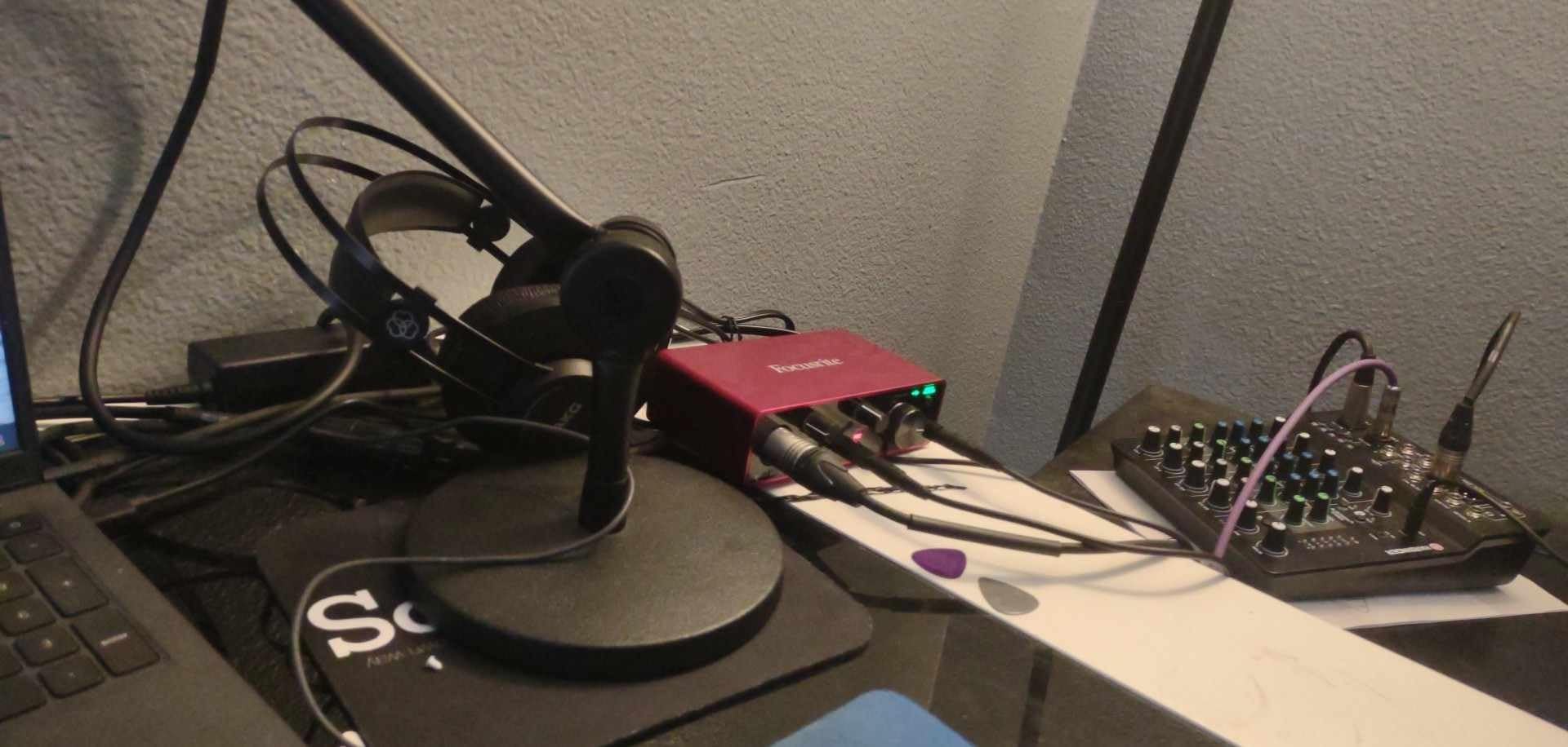 Focusrite Scarlett Solo 3rd Gen USB-C Audio Interface | 1 XLR Mic Preamp, 1 Hi-Z Instrument Input, 24-Bit/192kHz, 56dB Gain Range, Air Mode, macOS/Windows/iPadOS Compatible customer photo 1