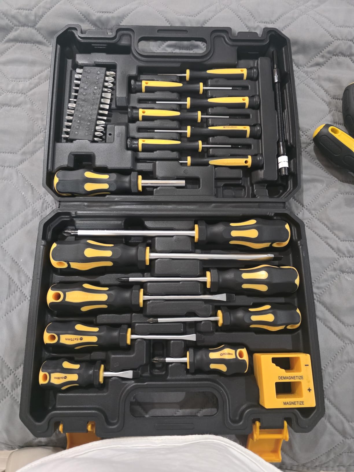Magnetic Screwdrivers Set with Case, Amartisan 43-piece Includes Slotted, Phillips, Hex, Pozidriv, Torx and Precision Screwdriver Set, Magnetizer Demagnetizer Tools, Tools for Men customer photo 1