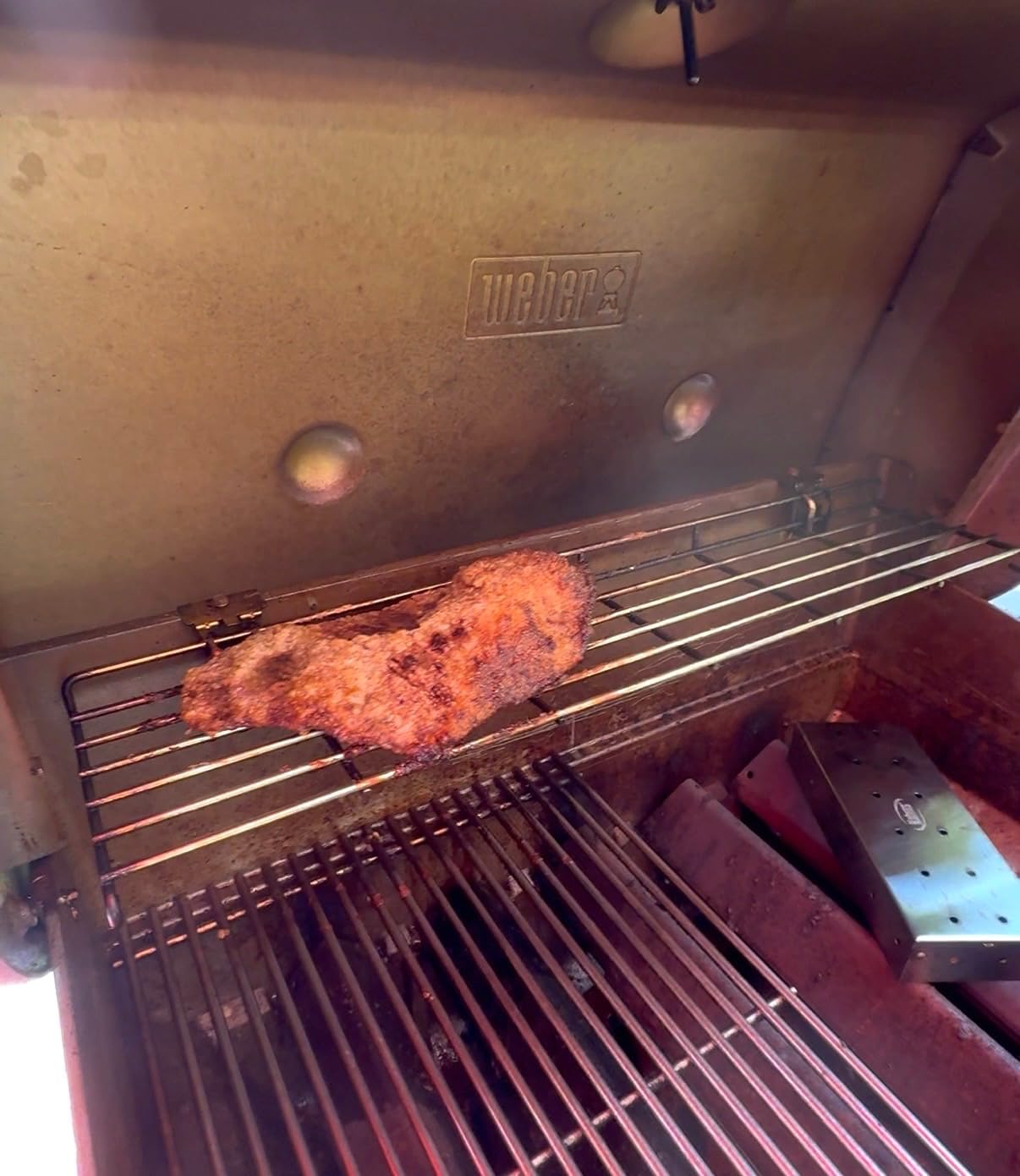 Kaluns Universal Stainless Steel Smoker Box, Gas or Charcoal Grill Smoke Box, Works with Wood Chips, Hinged Lid, Warp Free Grill Accessories customer photo 2