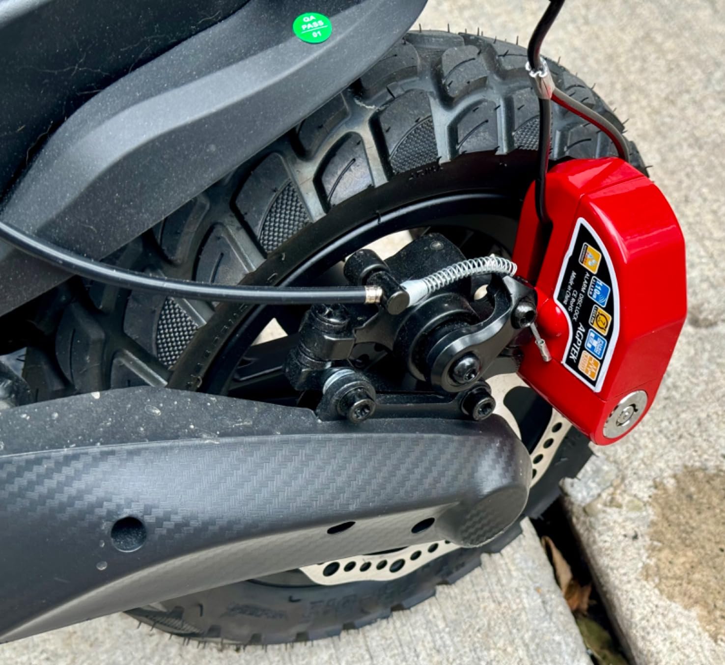 AGPTEK Motorcycle Disc Lock with Alarm, Anti-Theft Disc Brake Lock, Green | 110db Alarm Lock with 5FT Reminder Cable, Padlock Waterproof with Lock Pin Carrying Bag for Motorcycle Bike Scooter customer photo 2