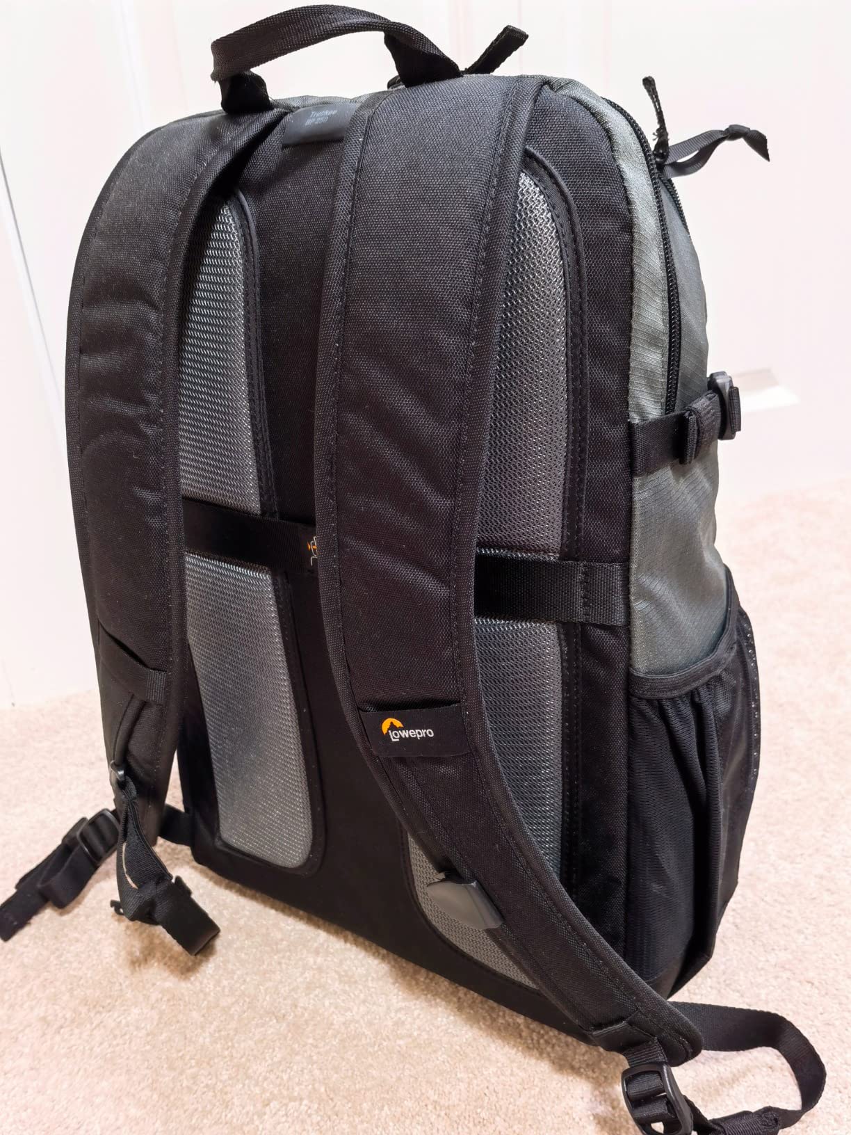 Lowepro LP37238-PWW Truckee BP 250 LX Outdoor Camera Backpack, Fits 15 inch Tablet, for Compact DSLR/Mirrorless, for Sony, Canon, Nikon, 1-2 Lenses, Gimbal, Video Drone, DJI, Osmo, Mavic, Light Grey customer photo 2