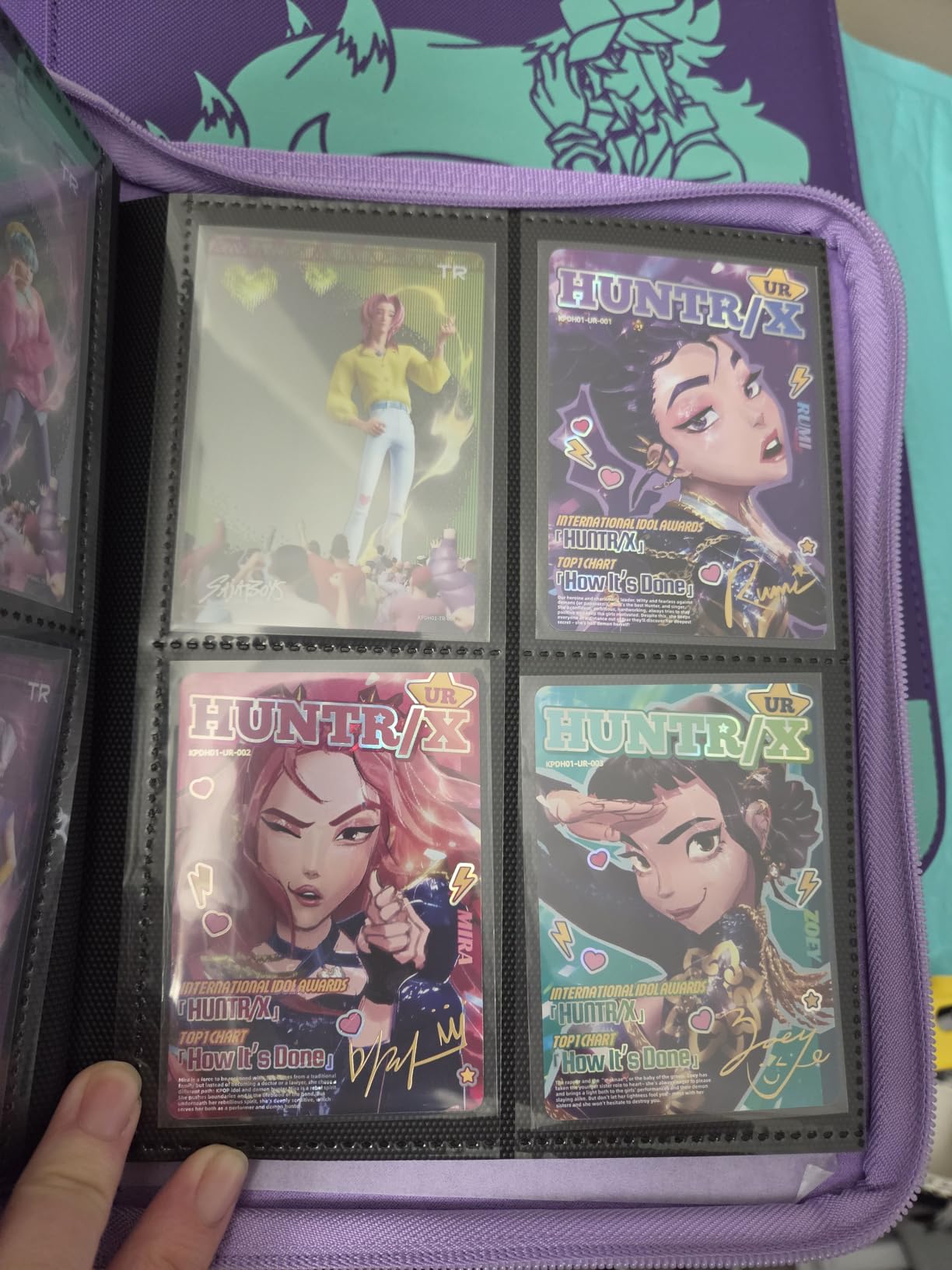 Vault X 4 Pocket Zip Binder, 160 Cards, Exo-Tec Material, 20 Side-Loading Pages (Black) customer photo 1