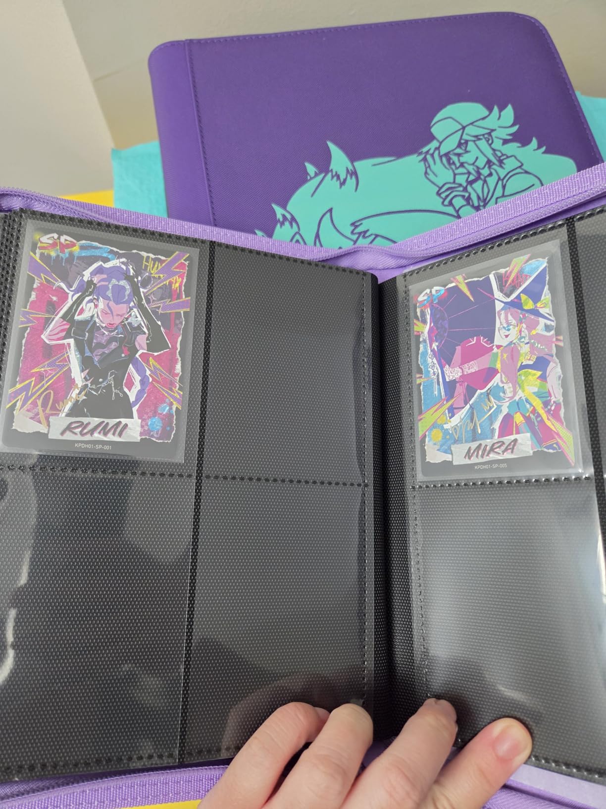 Vault X 4 Pocket Zip Binder, 160 Cards, Exo-Tec Material, 20 Side-Loading Pages (Black) customer photo 2