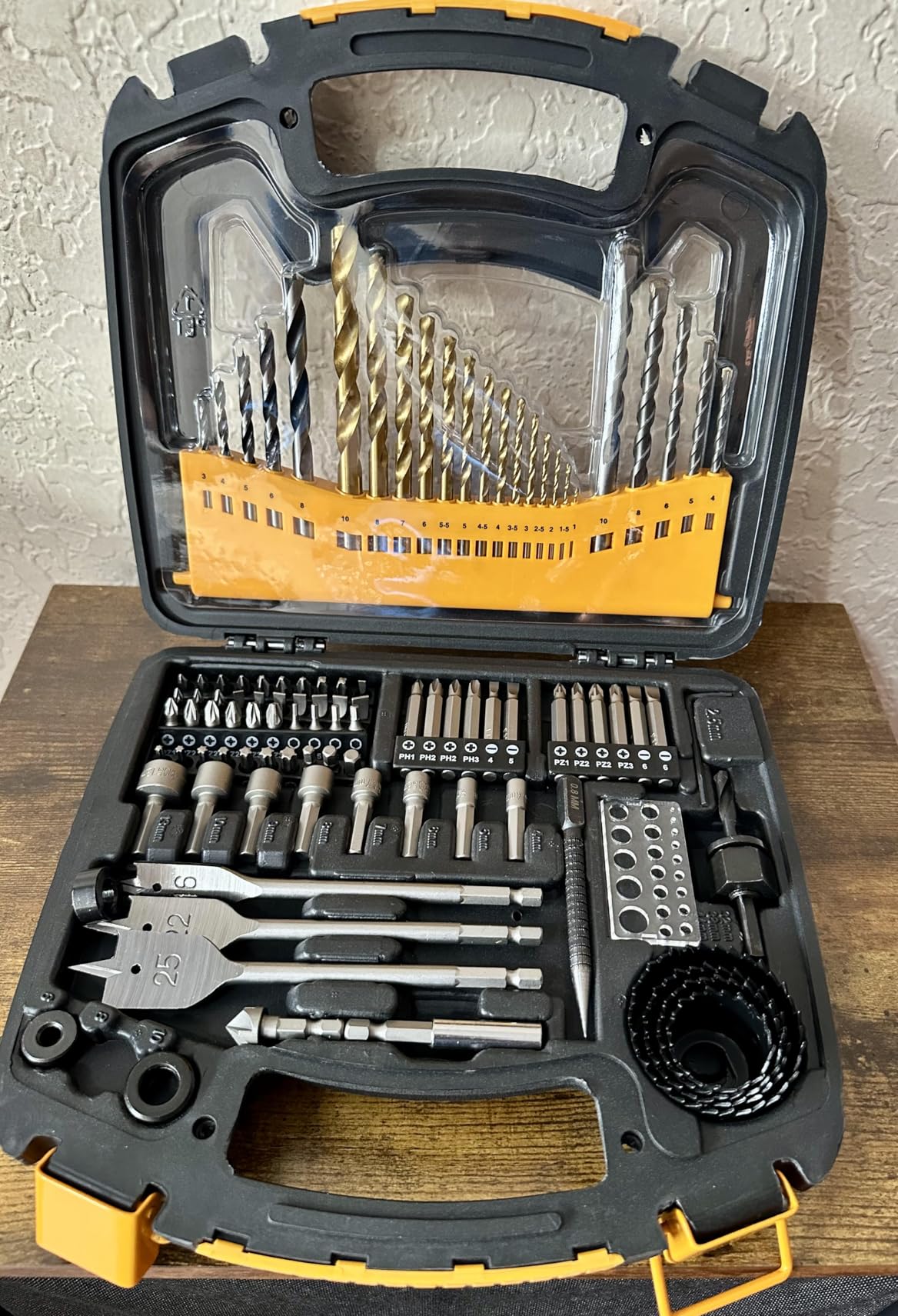 Amazon Basics Drill & Driver Multi Bit Set, Alloy Steel Drill Bits for Metal, Wood, Plastic, Masonry, with Storage Case, 100-Piece customer photo 1