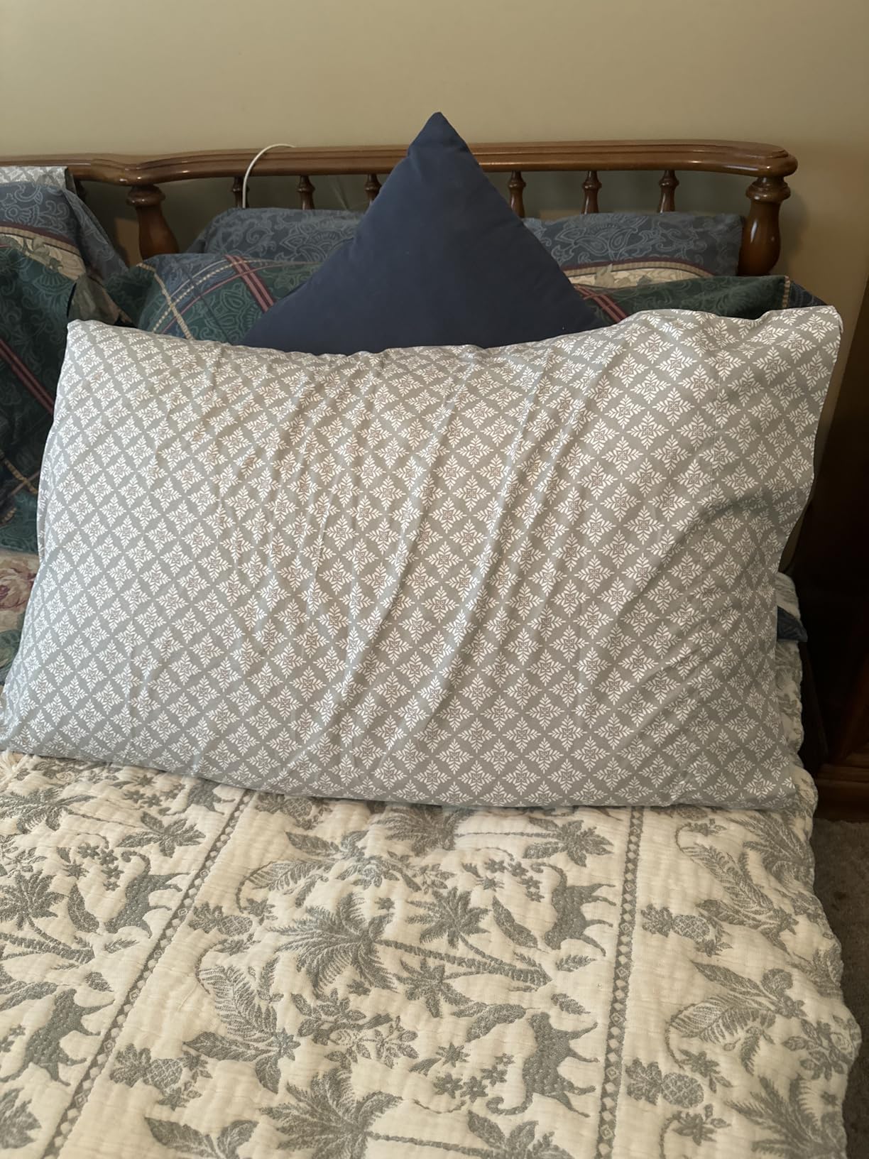 viewstar King Size Pillows Set of 2, Firm Support, White | Down Alternative, Gusseted, Hotel Quality, Fluffy Plump Filling, Oeko-Tex Certified, Machine Washable, for Side Sleepers customer photo 1