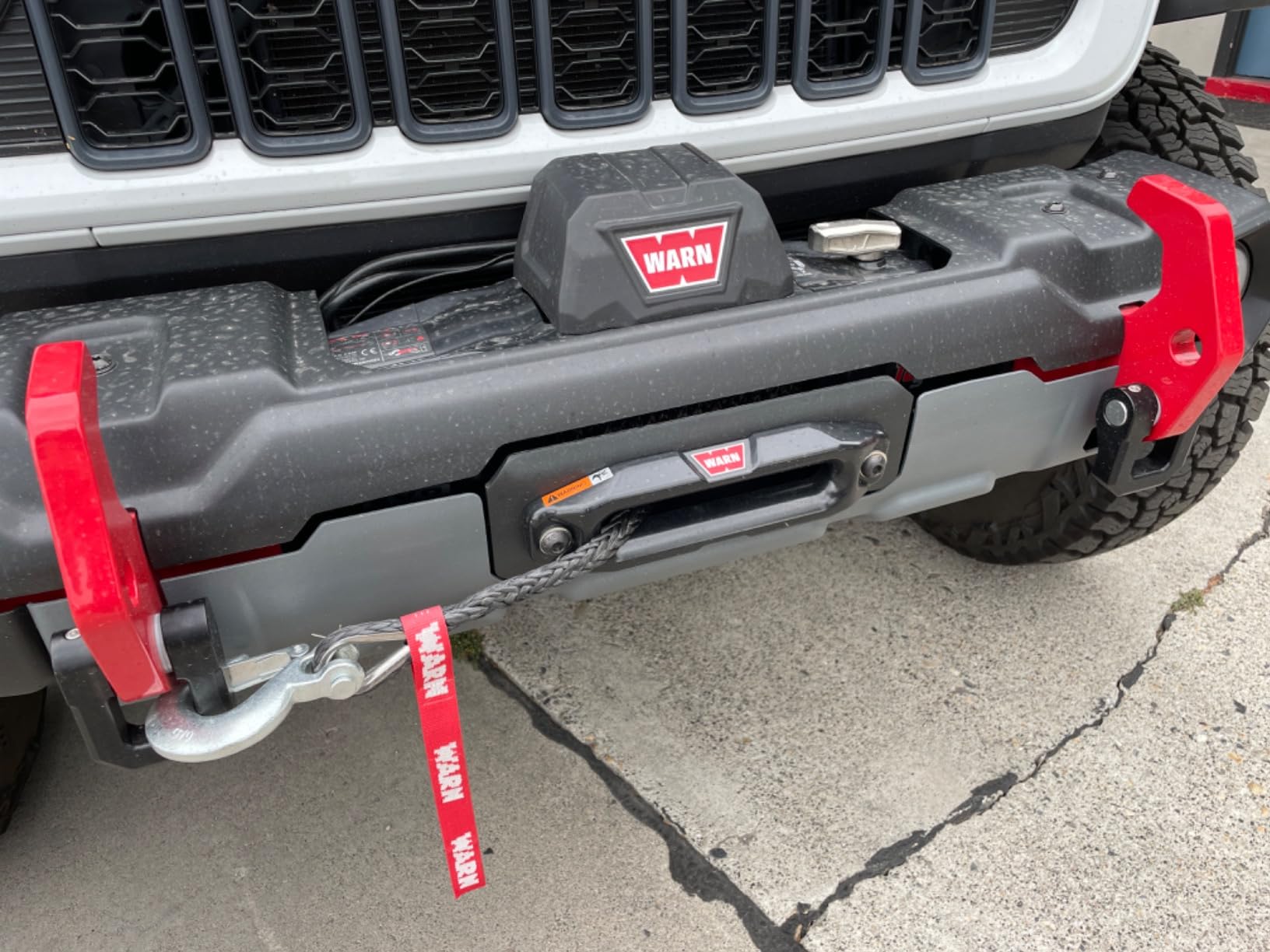 WARN VR EVO 10-S Electric 12V Winch 10,000 lb Pull Capacity - 103253 | Synthetic Rope, IP68 Waterproof, High-Performance, Off-Road Recovery, Winch for Jeeps, SUVs, and Light Trucks customer photo 1