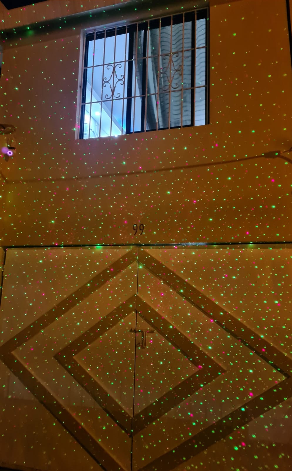 Christmas Projector Lights Outdoor Holiday Laser Lights Landscape Spotlight Red and Green Star Shower with 360 Accessibility Wireless Remote Christmas Decor for Xmas Party Outdoor Garden Patio Wall customer photo 1