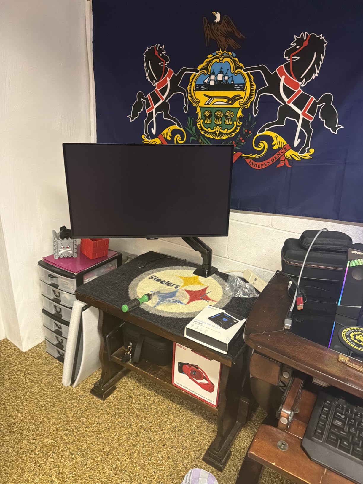 HUANUO FlowLift Single Monitor Mount, 13 to 32 Inch Monitor Arm, Adjustable Monitor Stand, Vesa Mount with Clamp and Grommet Base - Fits 4.4 to 19.8lbs LCD Computer Monitors customer photo 1