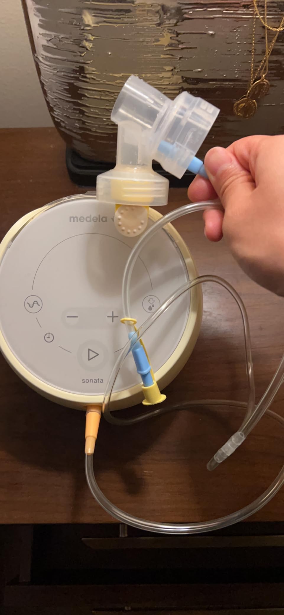 Medela Sonata Smart Breast Pump, Hospital Performance Double Electric Breastpump, Rechargeable, Flex Breast Shields, Touch Screen Display, Connects to Medela Family App customer photo 1