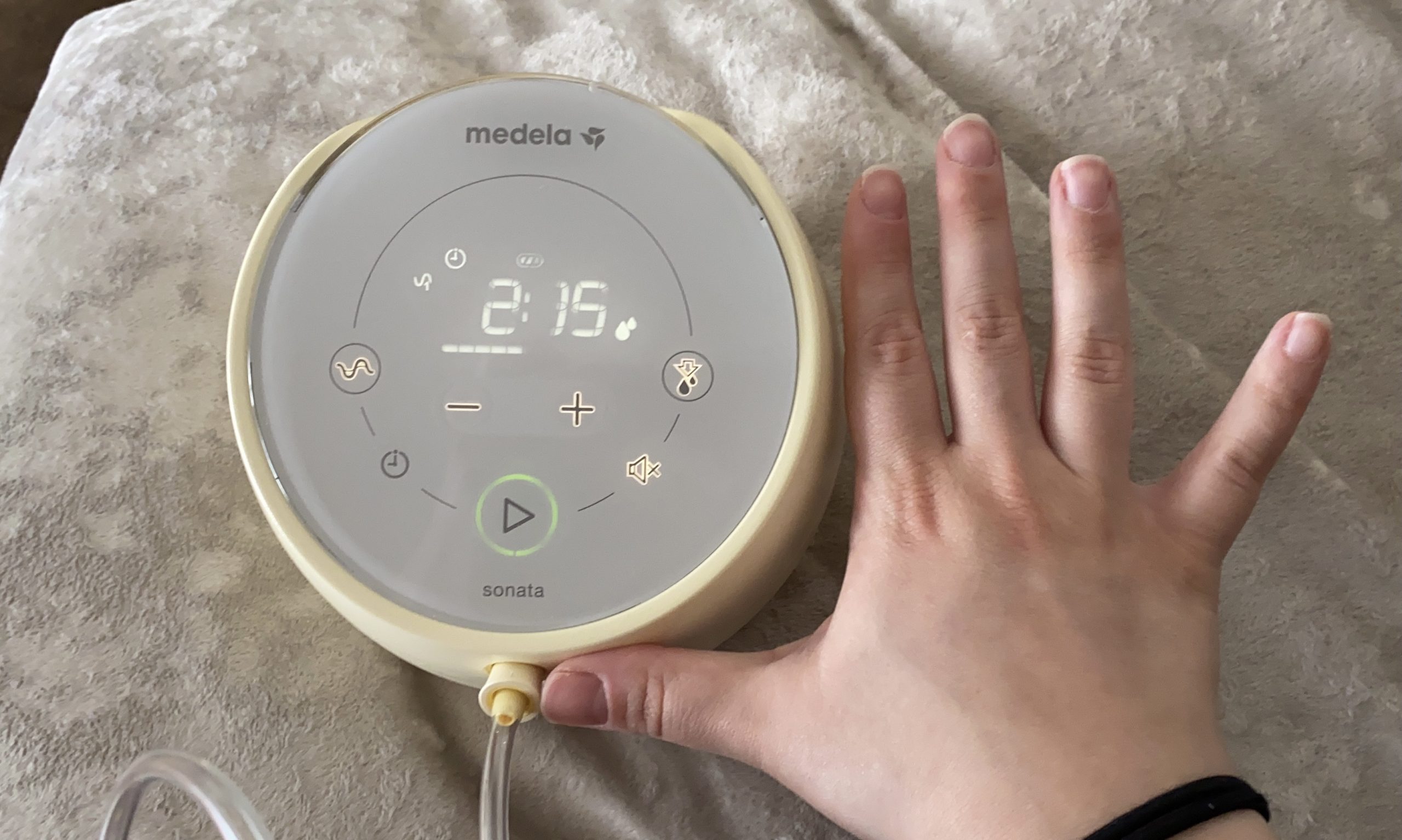 Medela Sonata Smart Breast Pump, Hospital Performance Double Electric Breastpump, Rechargeable, Flex Breast Shields, Touch Screen Display, Connects to Medela Family App customer photo 2
