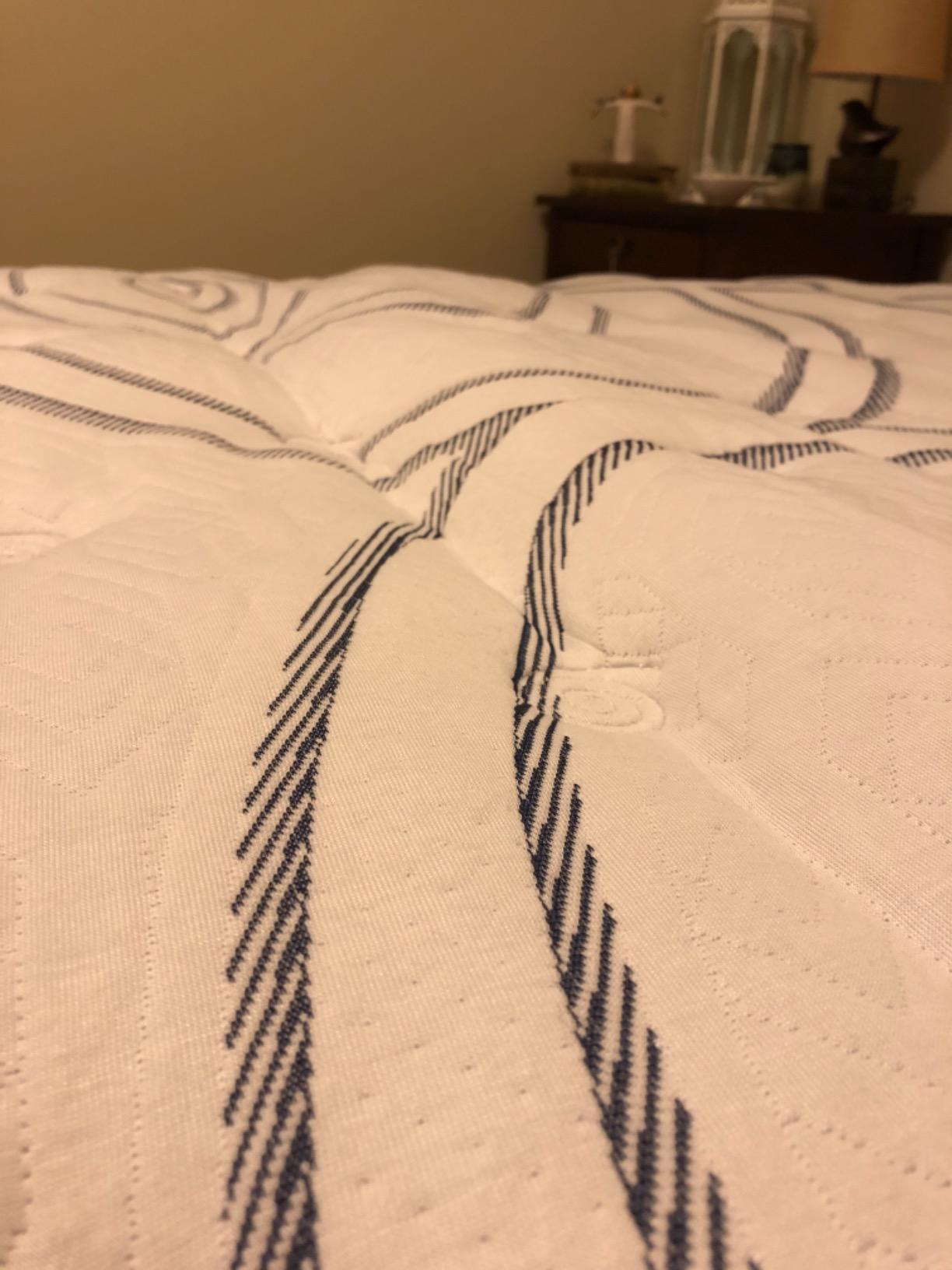 Vibe Quilted Hybrid Mattress, 12-Inch Innerspring and Pillow Top Gel Memory Foam Mattress, Fiberglass Free, CertiPUR-US Certified Bed in a Box, Queen customer photo 1