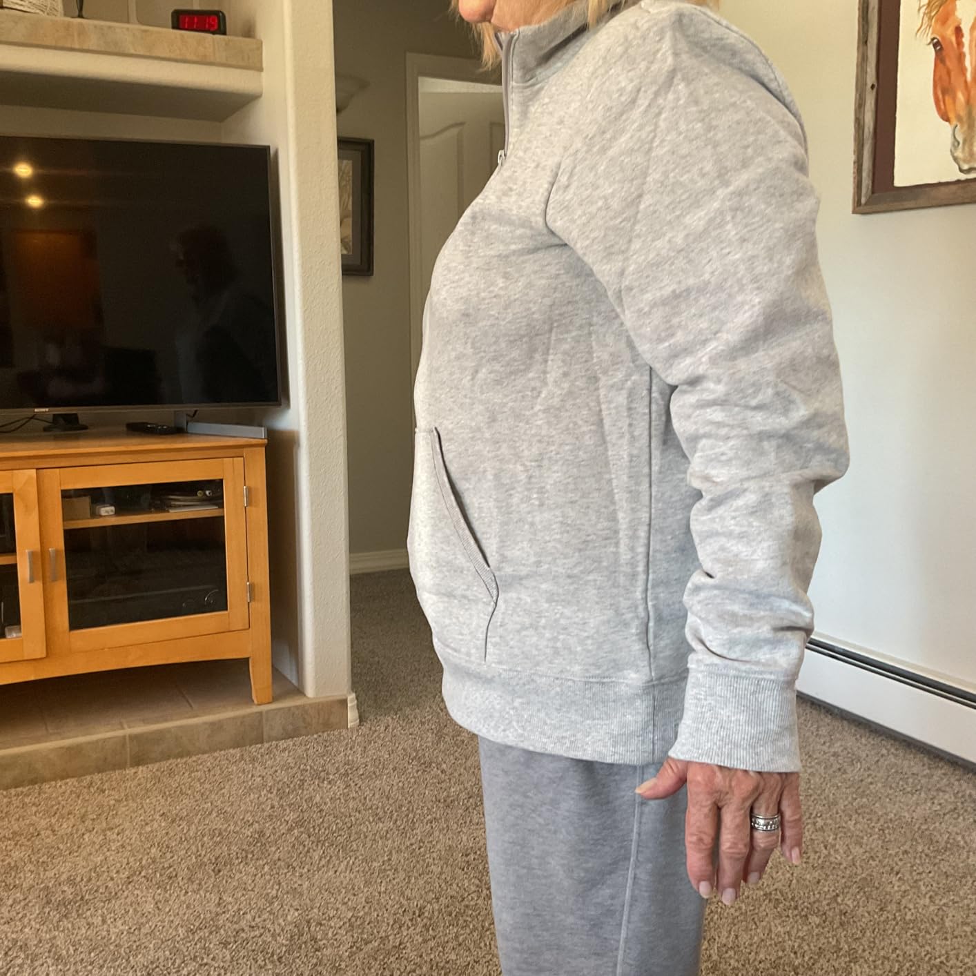 Amazon Essentials Women's Long-Sleeve Fleece Quarter-Zip Pullover Sweatshirt, Kangaroo Pocket (Available in Plus Size) customer photo 2