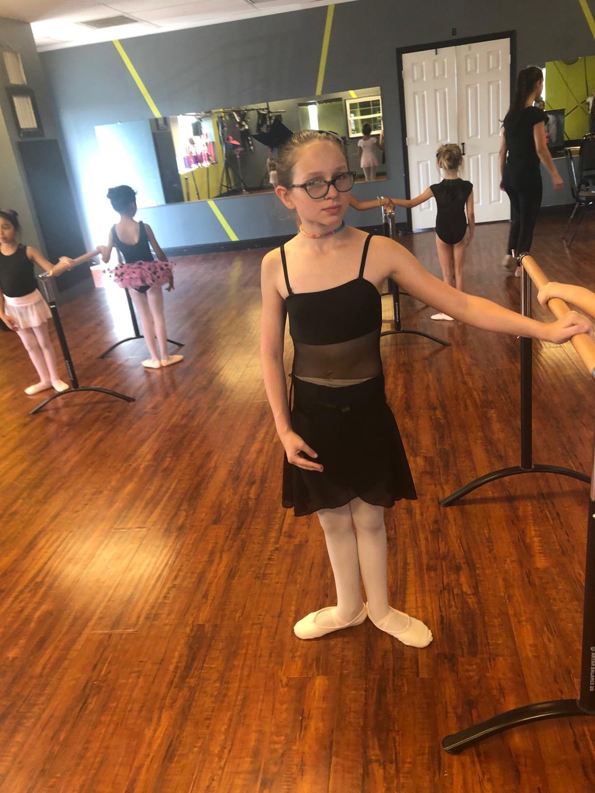 Ballet Barre Portable for Home or Studio, Freestanding Adjustable Bar for Stretch, Balance, Pilates, Dance or Active Workouts, Single or Double Bar, Kids and Adults customer photo 2