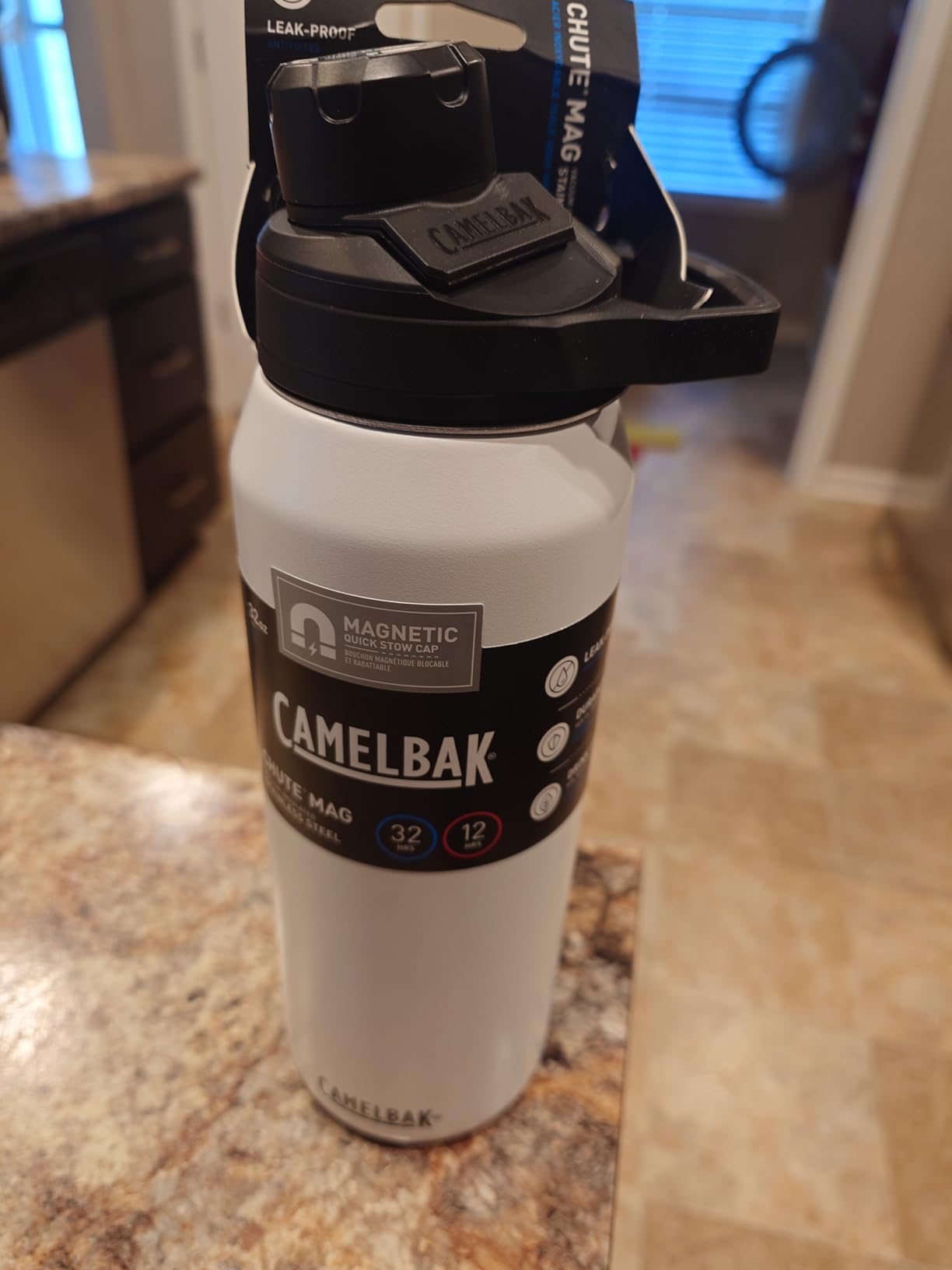 CamelBak Chute Mag Vacuum Insulated Stainless Steel Water Bottle, Magnetic Leak-Resistant Cap for Everyday Hydration customer photo 1