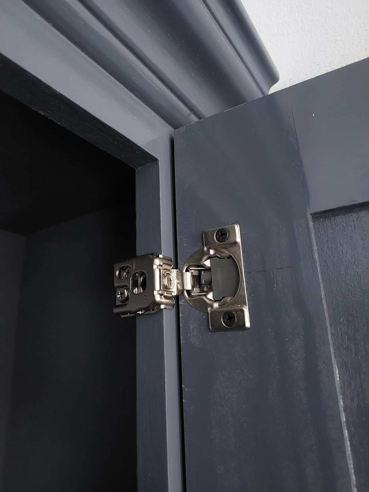 Soft Close Hinges for Kitchen Cabinet Hinges, 1/2 Inch Overlay, 60 Pack | 30 Pairs, Self Closing Motion, Concealed Cabinet Fit, Stainless Steel, Satin Nickel customer photo 1